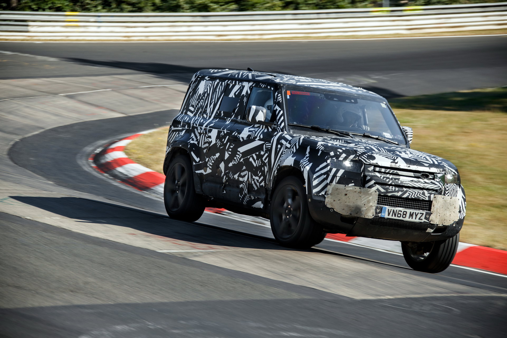 2020 Land Rover Defender Reborn As A Modern 4×4 With Advanced Tech