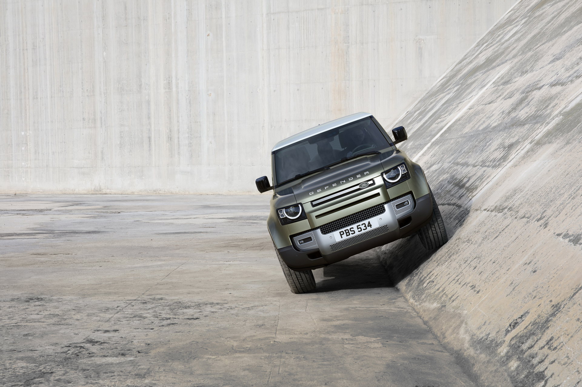 2020 Land Rover Defender Reborn As A Modern 4×4 With Advanced Tech