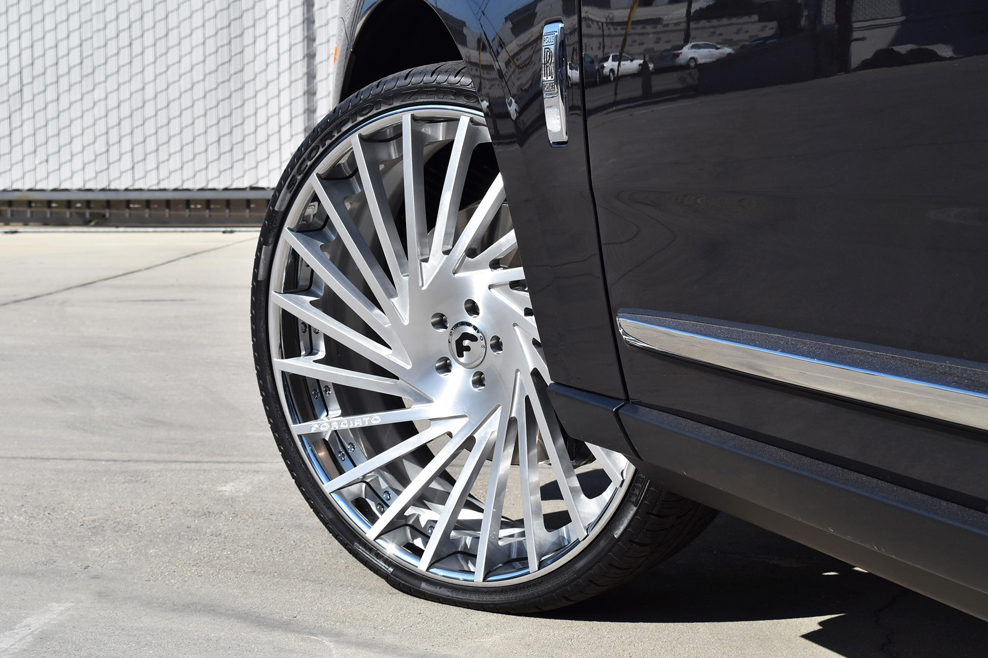 rolls-royce cullinan forgiato wheels 3 There’s No Such Thing As Too Large Wheels For Lamborghini Urus And Rolls-Royce Cullinan