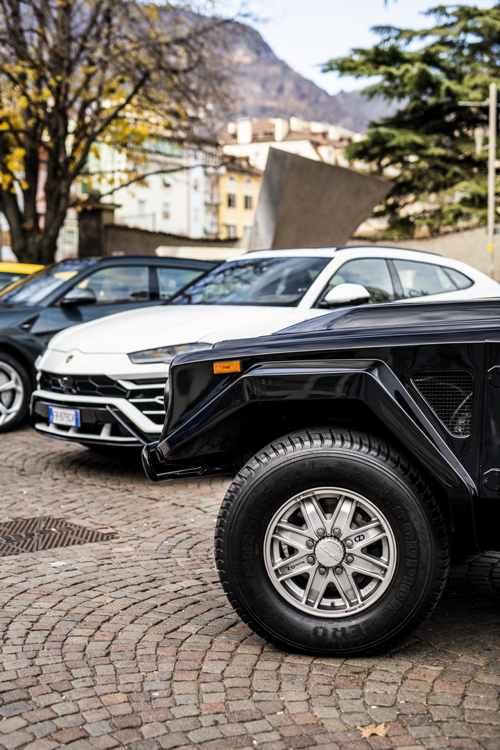 lamborghini urus lm002 66 Lamborghini Urus Convoy Embarks On Special Journey, LM002 Leads The Pack