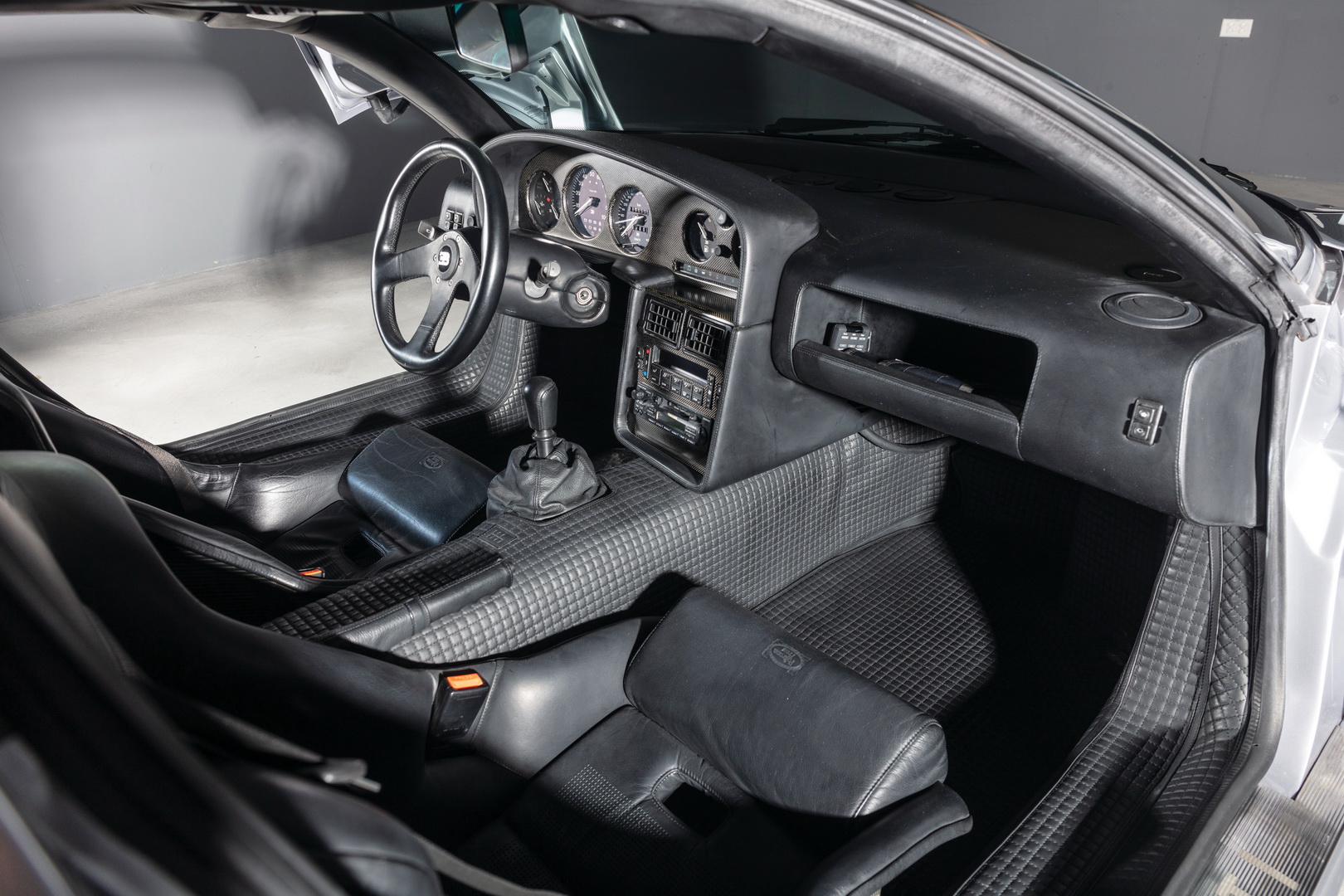 bugatti eb110 ss 20 Bugatti EB110 SS Is An Unjustly Overlooked, Yet Very Exciting, Old-School Supercar