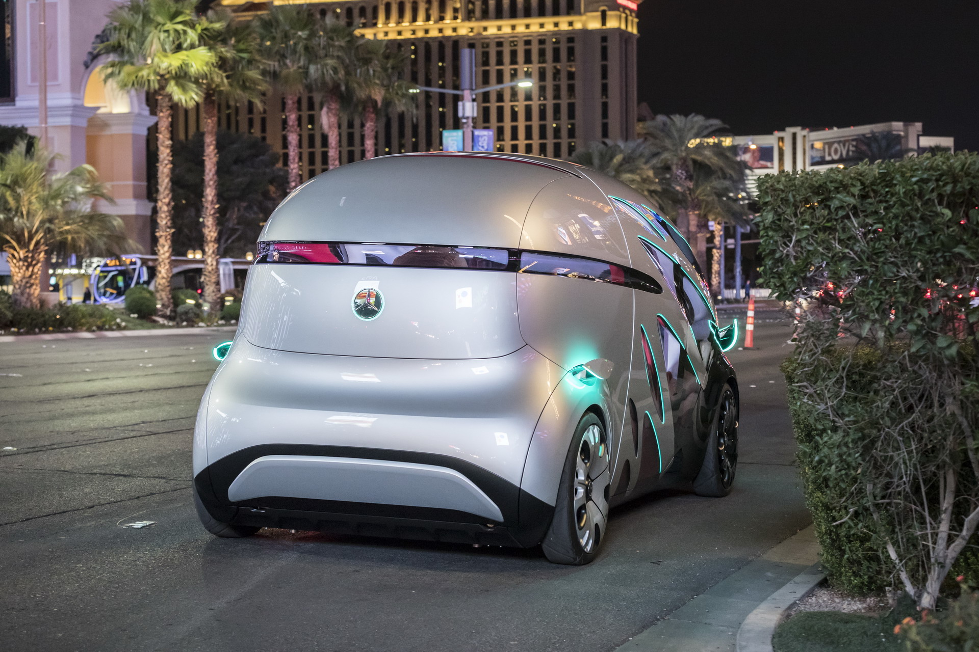 Mercedes Urbanite CES 18 Mercedes Maps Its Present (EQC) And Future (Urbanetic) At CES