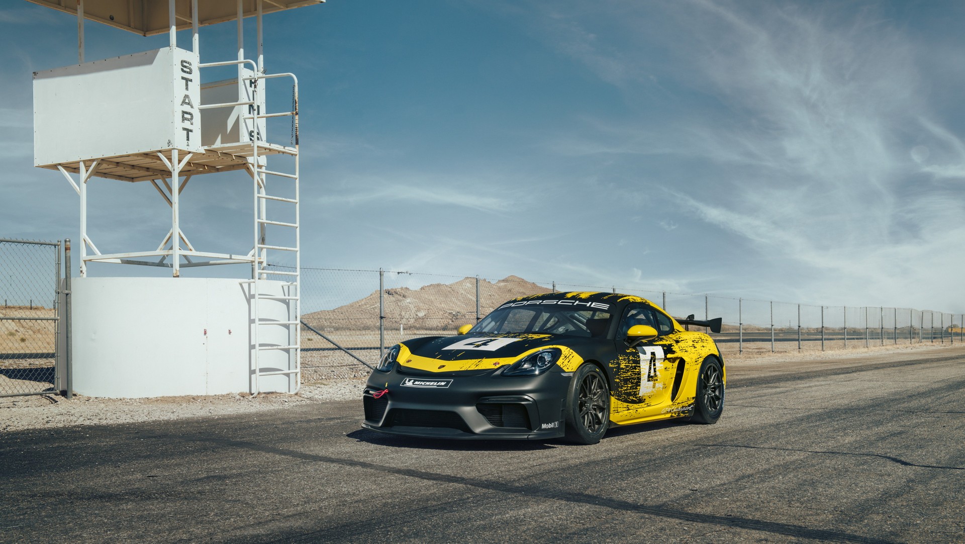 Porsche 718 Cayman GT4 Clubsport-18 Porsche 718 Cayman GT4 Clubsport Debuts With More Power, Natural Fiber Components