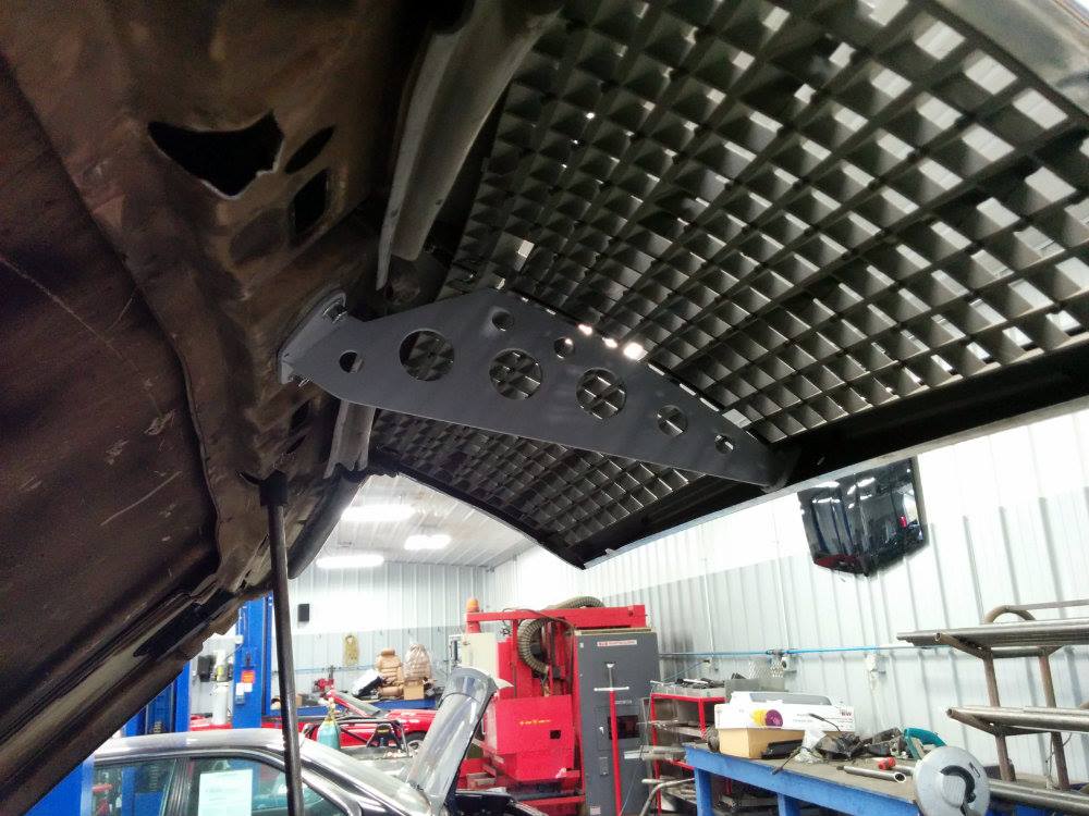 mercedes 190e c63 amg conversion 90 Tuner Transplants Classic Mercedes 190E 2.5 16 EVO Body On A Modern C63 AMG