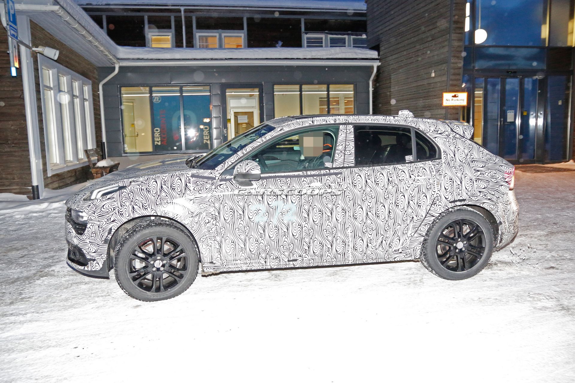 Lynk-And-Co-04-Spy-Shots-11 Lynk & Co 04 Hatchback Wants To Make A Splash In The Golf Class
