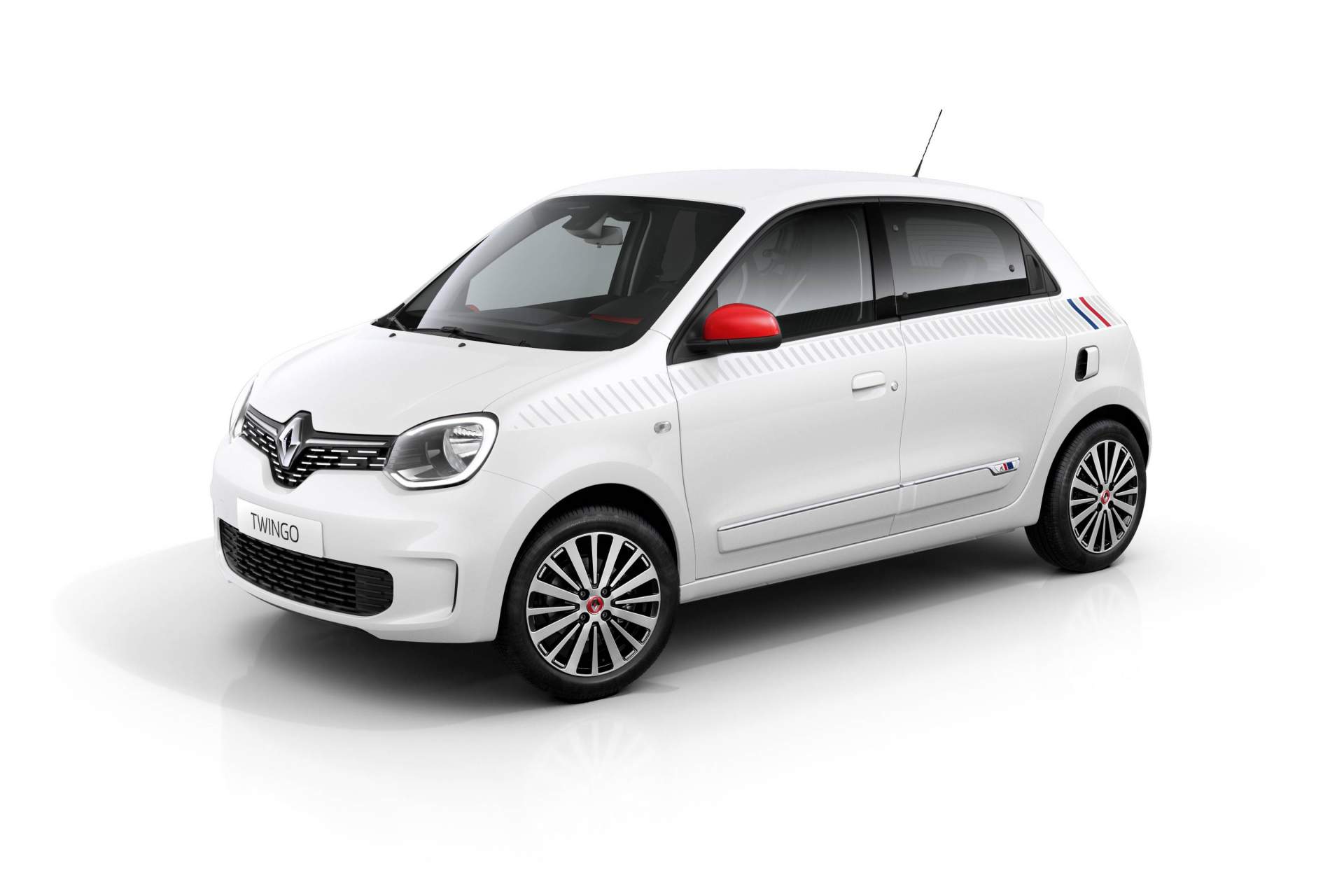 2019 - Nouvelle Renault TWINGO Série Limitée Le Coq Sportif 2019 Renault Twingo Puts On “Le Coq Sportif” Sportswear Attire