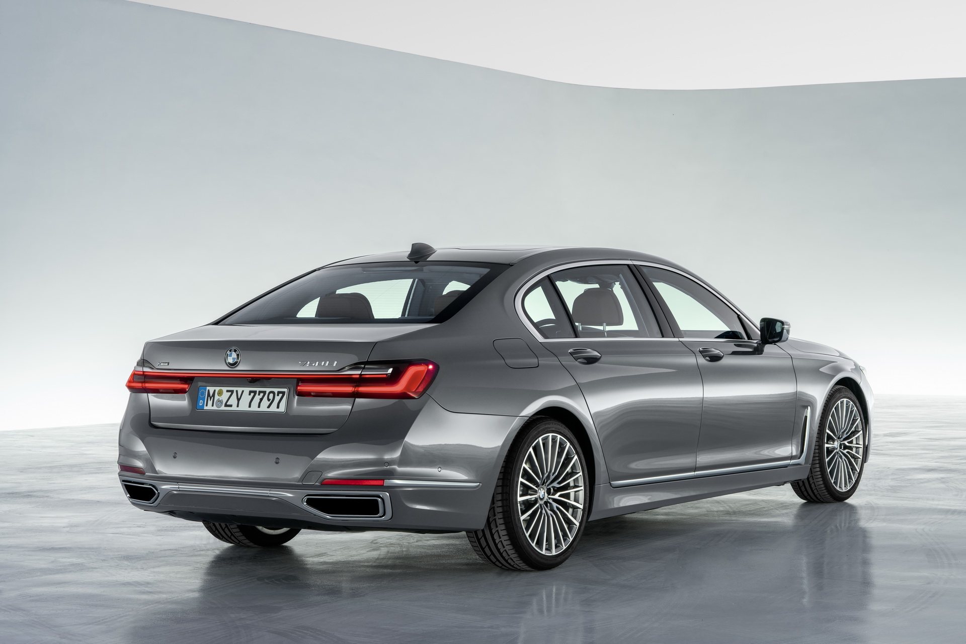 2019-BMW-7-Series-68 2020 BMW 7-Series Flagship Sedan Goes Official With Bold Update