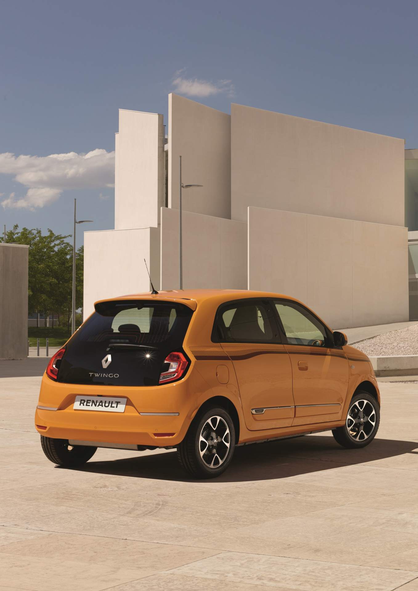 2019 - Nouvelle Renault TWINGO Renault Twingo Gets Subtle Facelift, New 1.0L Engine For 2019MY (Live Pics)