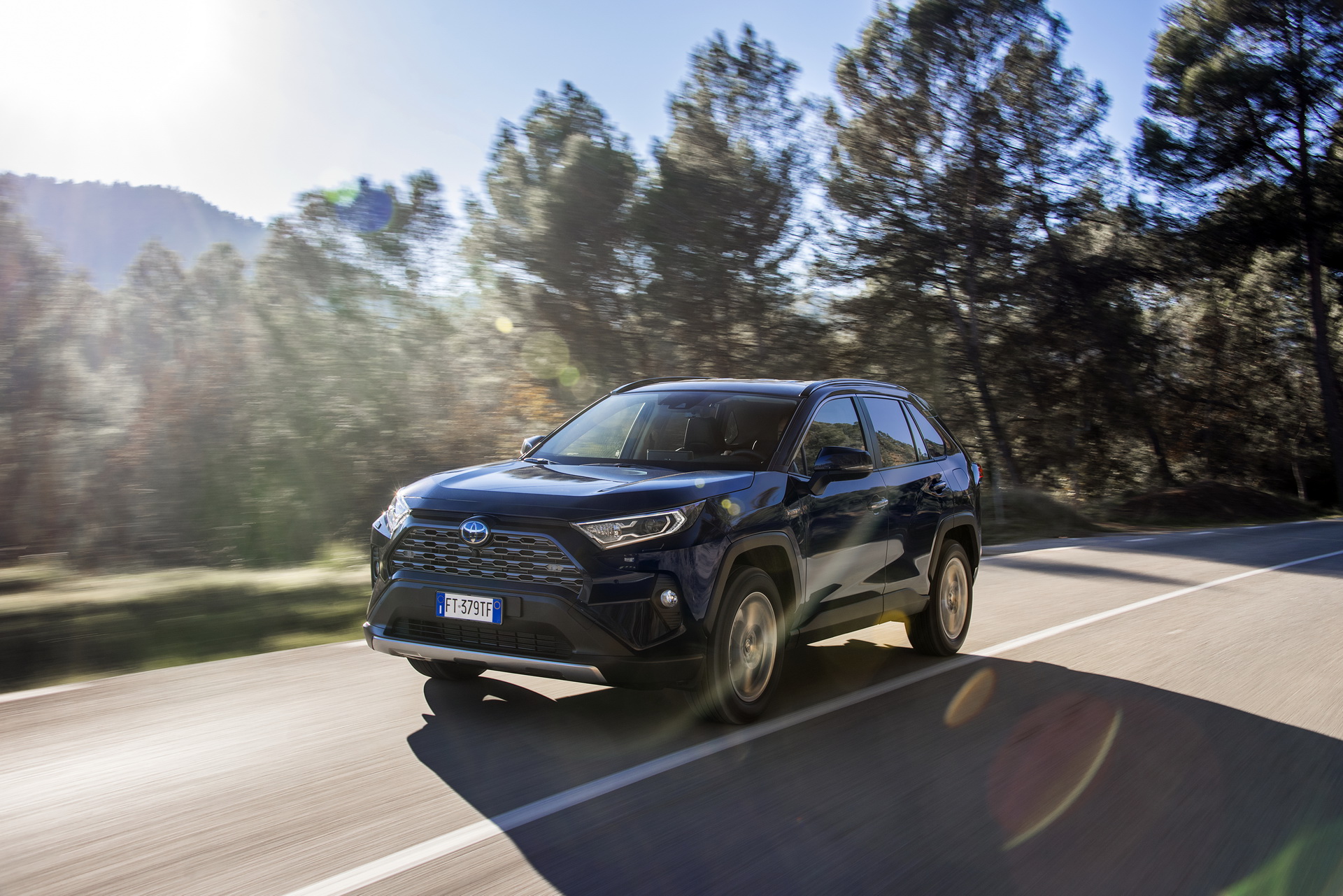 2019-Toyota-RAV4-Hybrid-14 Toyota Details Euro-Spec 2019 RAV4 Hybrid In Massive New Gallery
