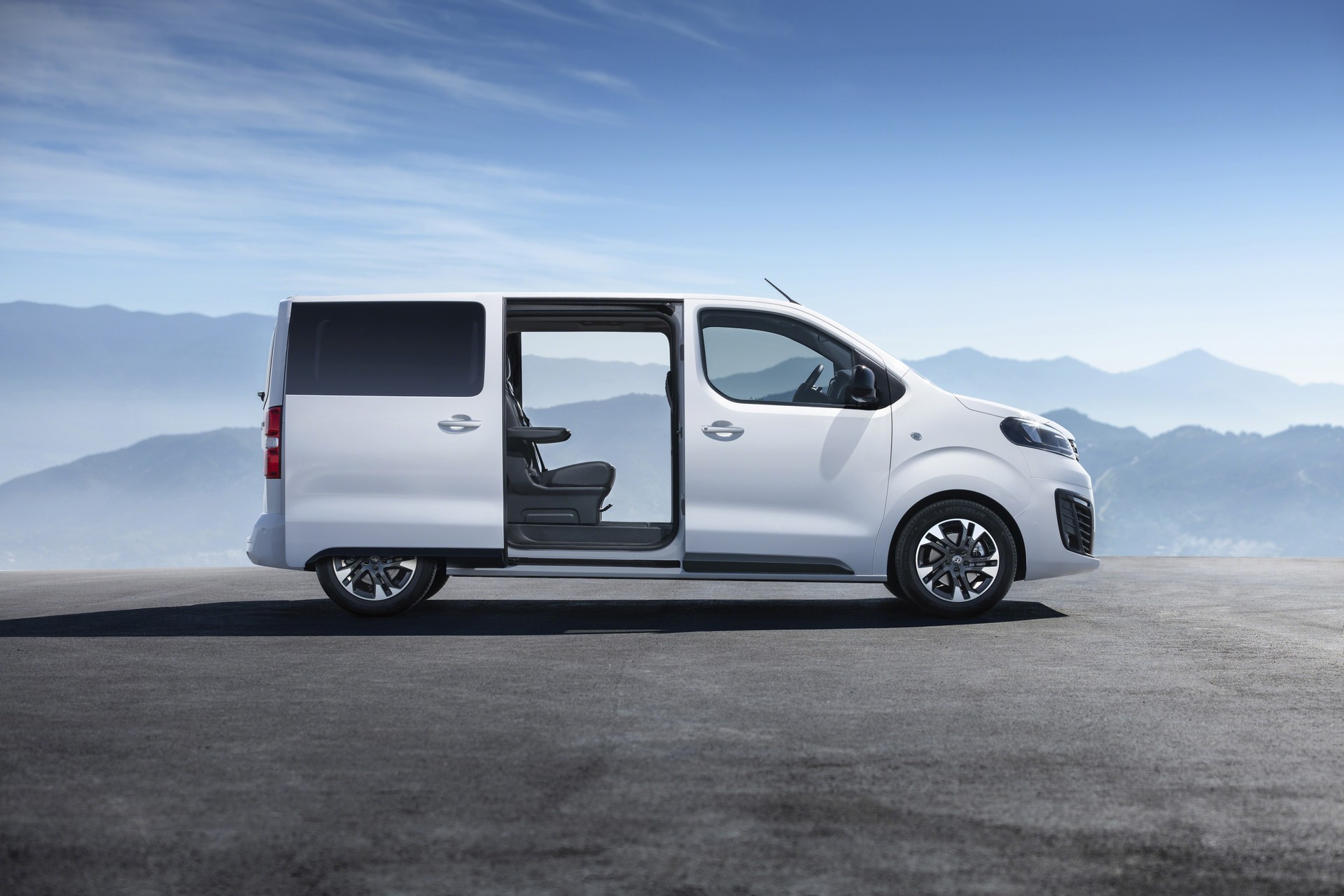 Vauxhall Vivaro Life-9 New Opel Vivaro Life Is A 9-Seat Van With An Available Electric Powertrain
