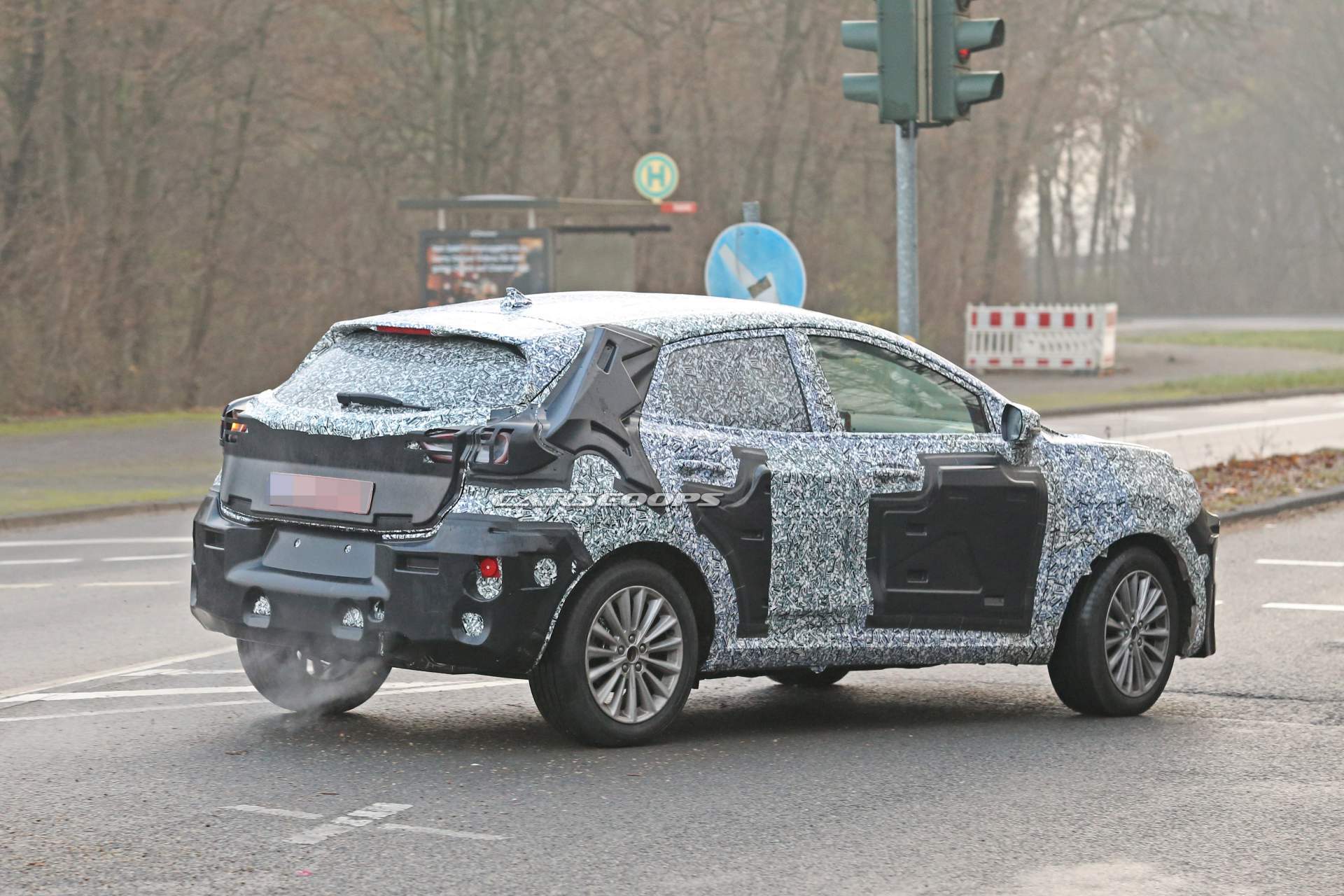 Ford Fiesta-based SUV prototype spy shots 12 New Ford Fiesta-Based SUV Will Replace EcoSport, Could Be Called Puma