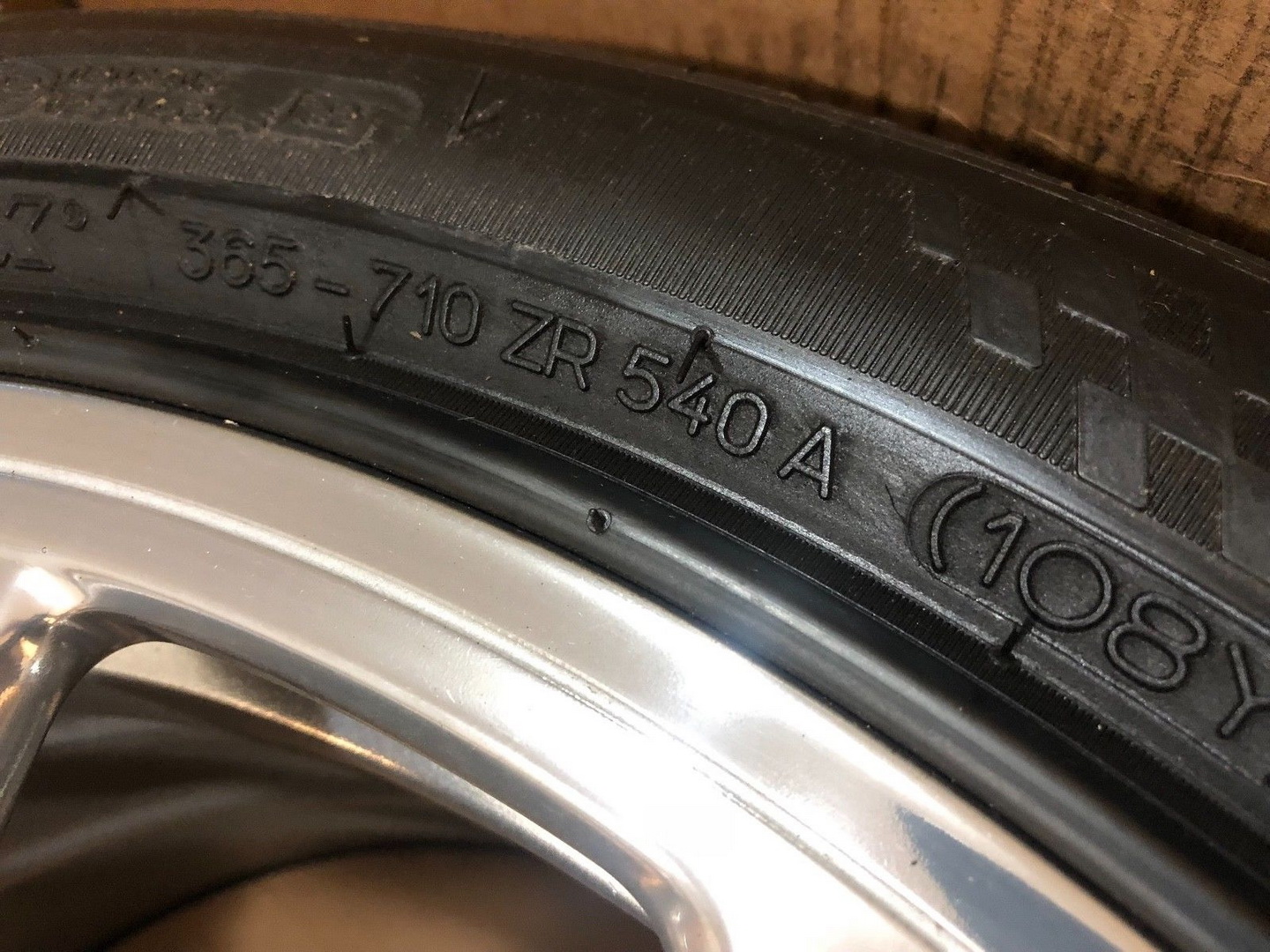 bugatti veyron wheel set 4 Used Bugatti Veyron Wheels Will Cost You More Than A Brand New Porsche 911!