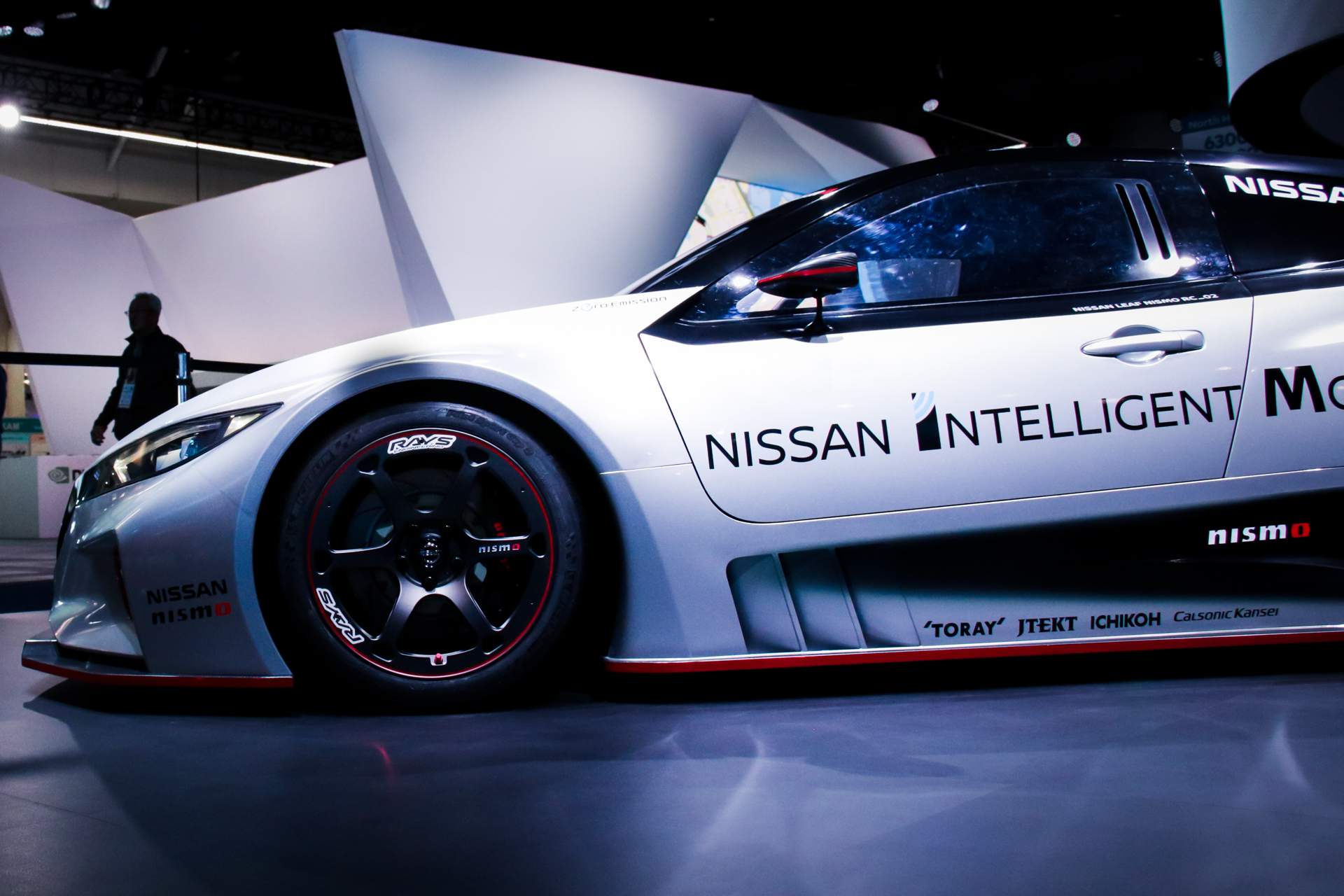 El totalmente nuevo Nissan LEAF NISMO RC despierta interés en C New Nissan Leaf Nismo RC Proves EV Racing Doesn’t Have To Be Boring