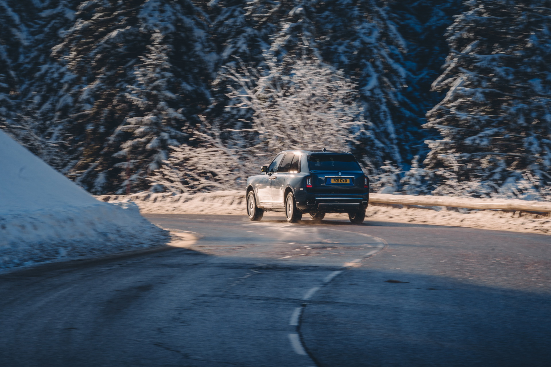 rolls cullinan alps retreat offer 4 Rolls-Royce Takes Cullinan To French Alps, Invites Buyers To Join