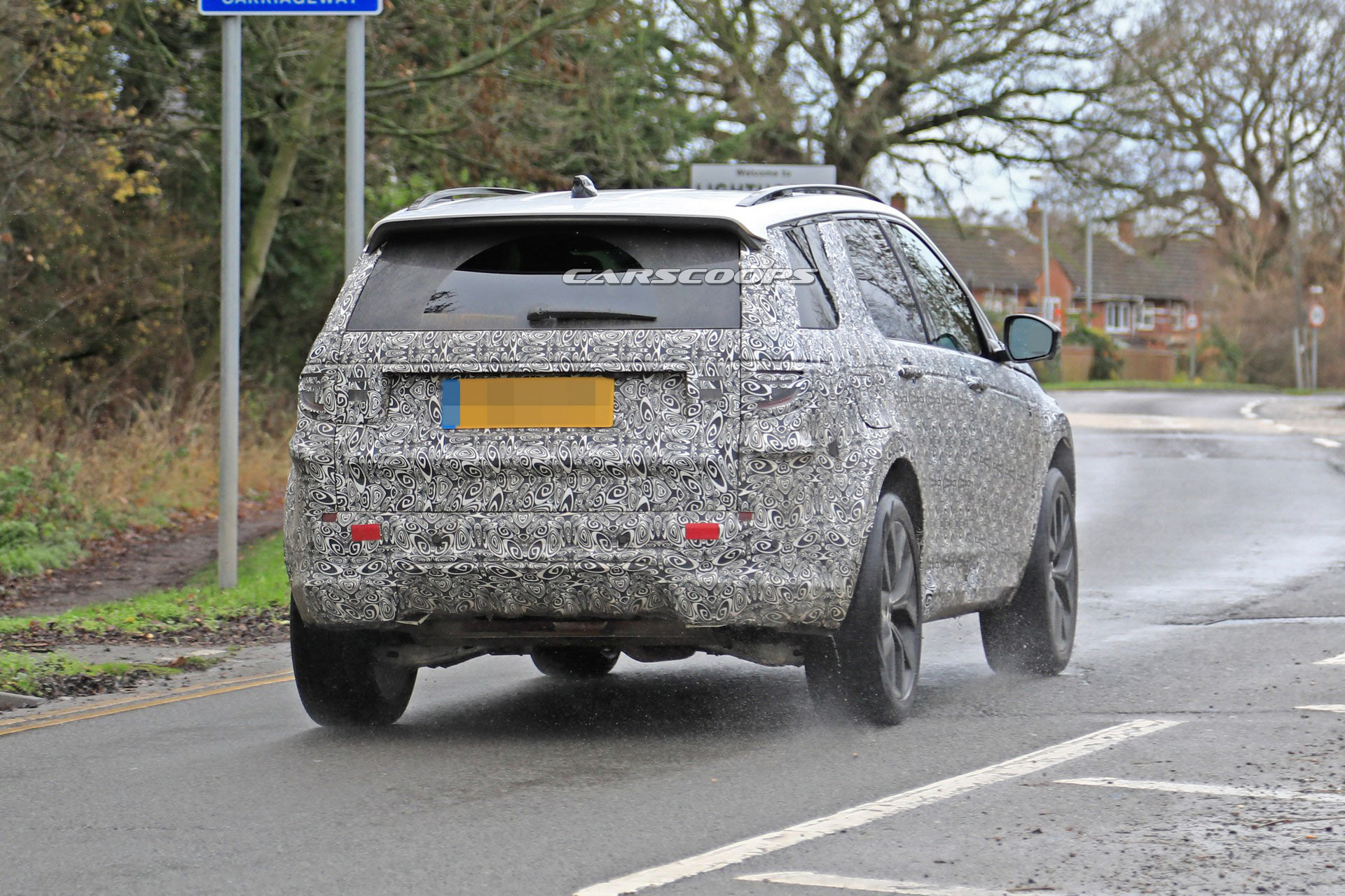 Land Rover Discovery Sport-7 2020 Land Rover Discovery Sport Hides Significant Changes Under Its Skin