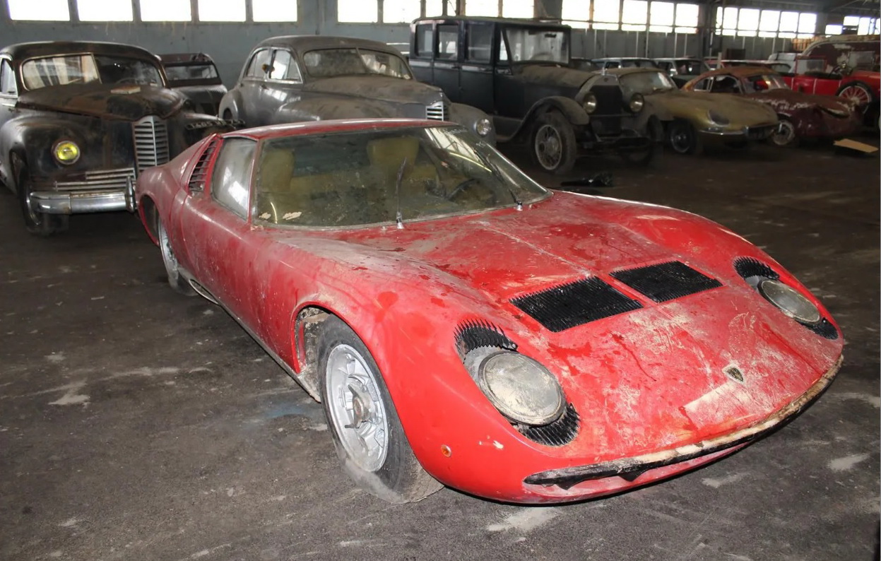 Lambo-Miuria-Barn-Find-07 Staggering Barn-Find Discovery With Over 80 Legendary And Classic Cars