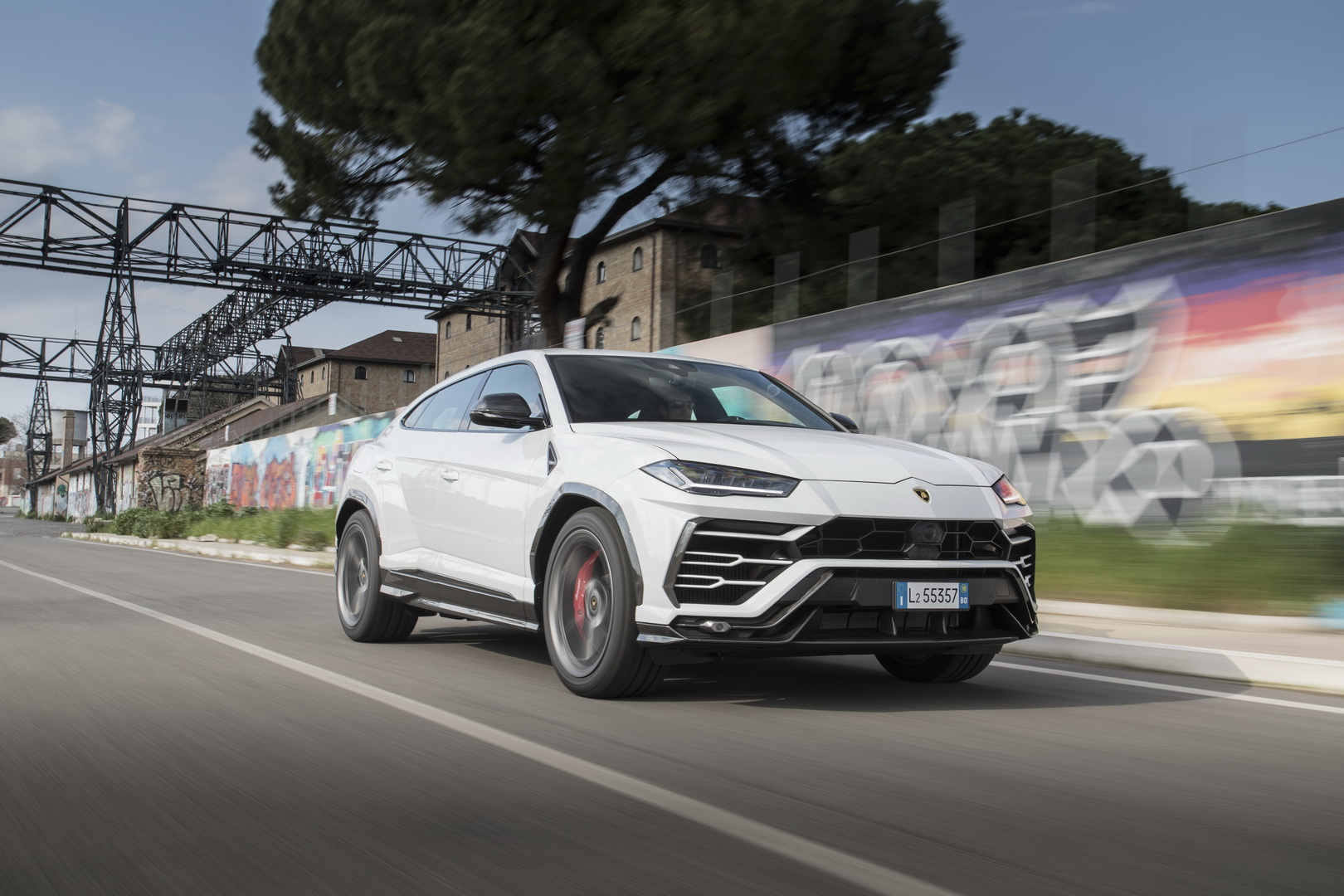 lamborghini urus 6 Lamborghini CEO Says They’ll Cap Production To 8,000 Units Next Year
