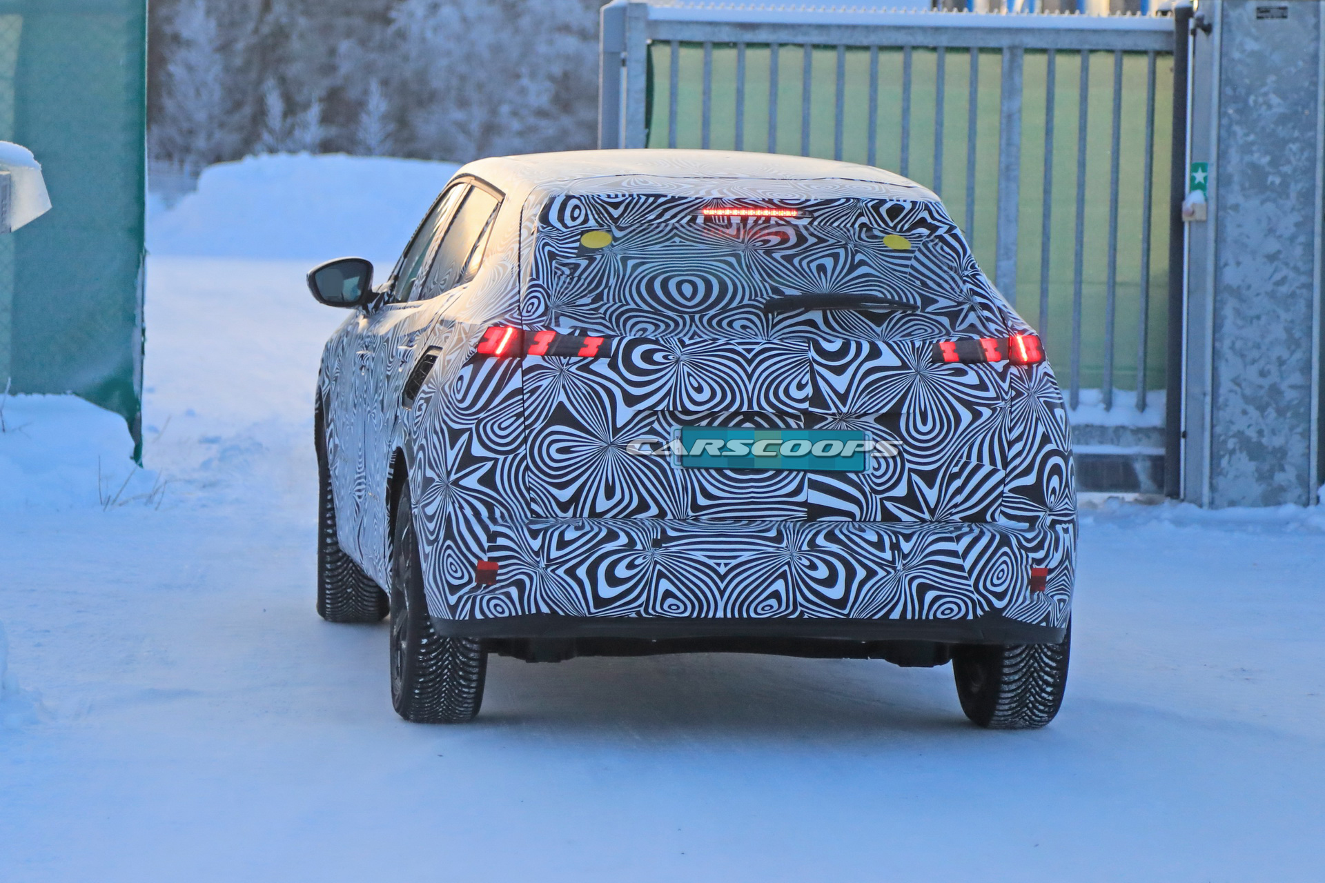 2020-Peugeot-2008-25 2020 Peugeot 3008 Facelift: Cleaner Design And A PHEV Powertrain