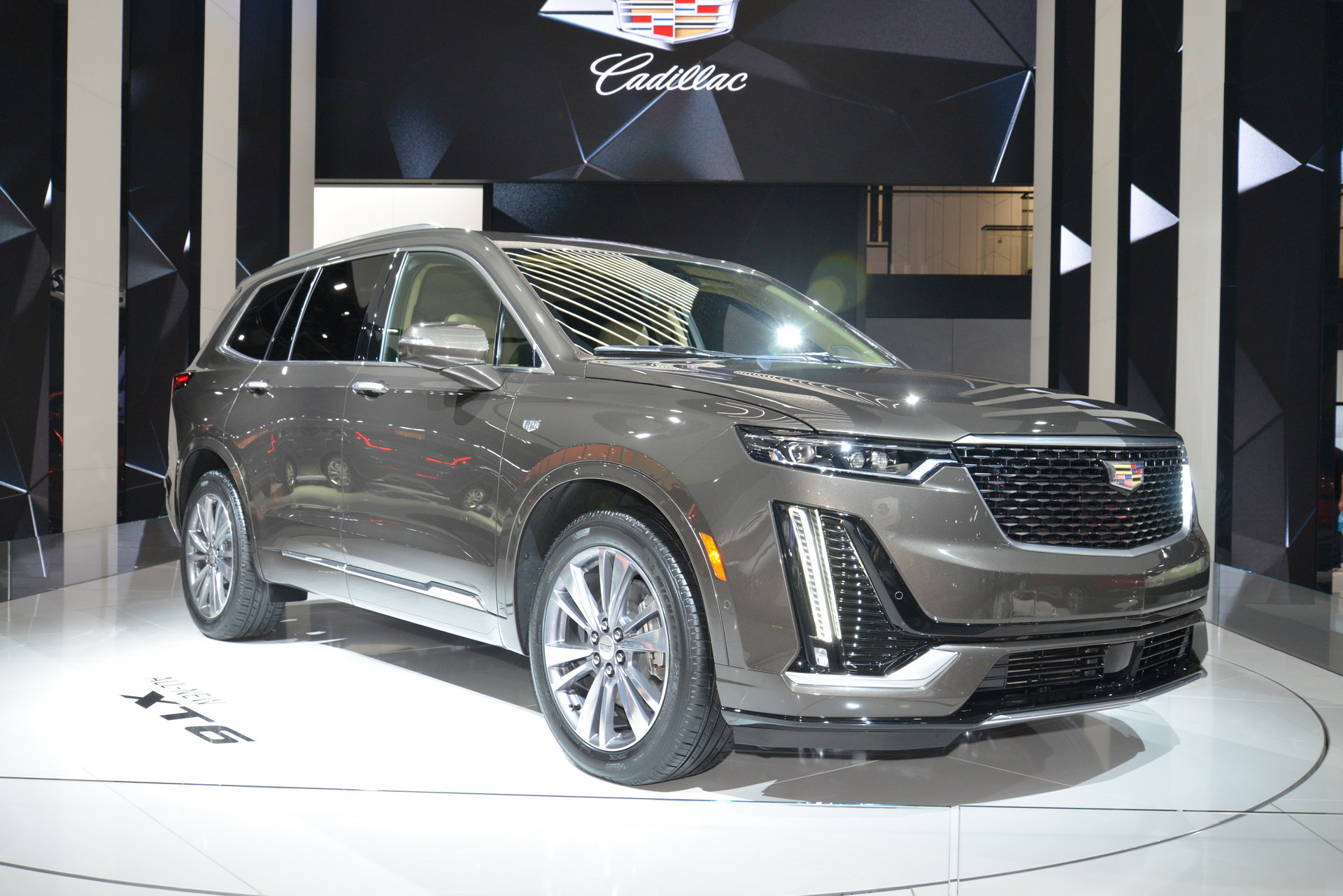 2020 Cadillac XT6 SUV 4 2020 Cadillac XT6 Costs Thousands Of Dollars More Than The Competition