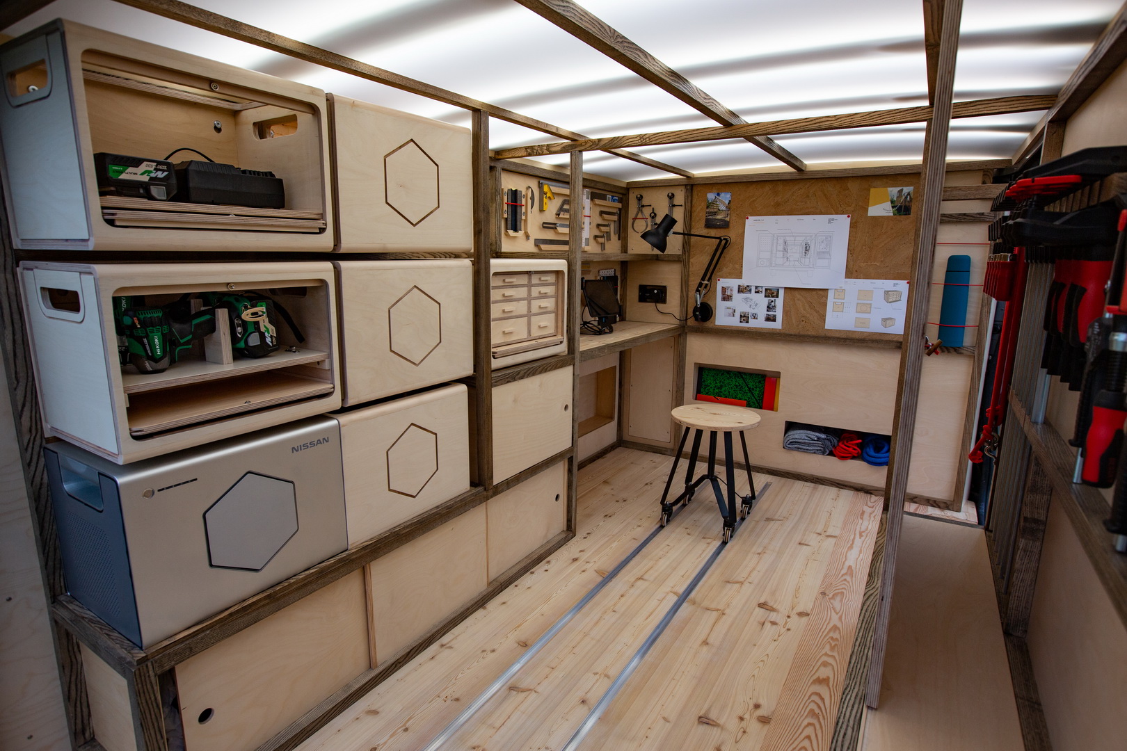 2019 nissan nv300 concept 7 Nissan NV300 Van Transformed Into A Mobile Workshop Concept