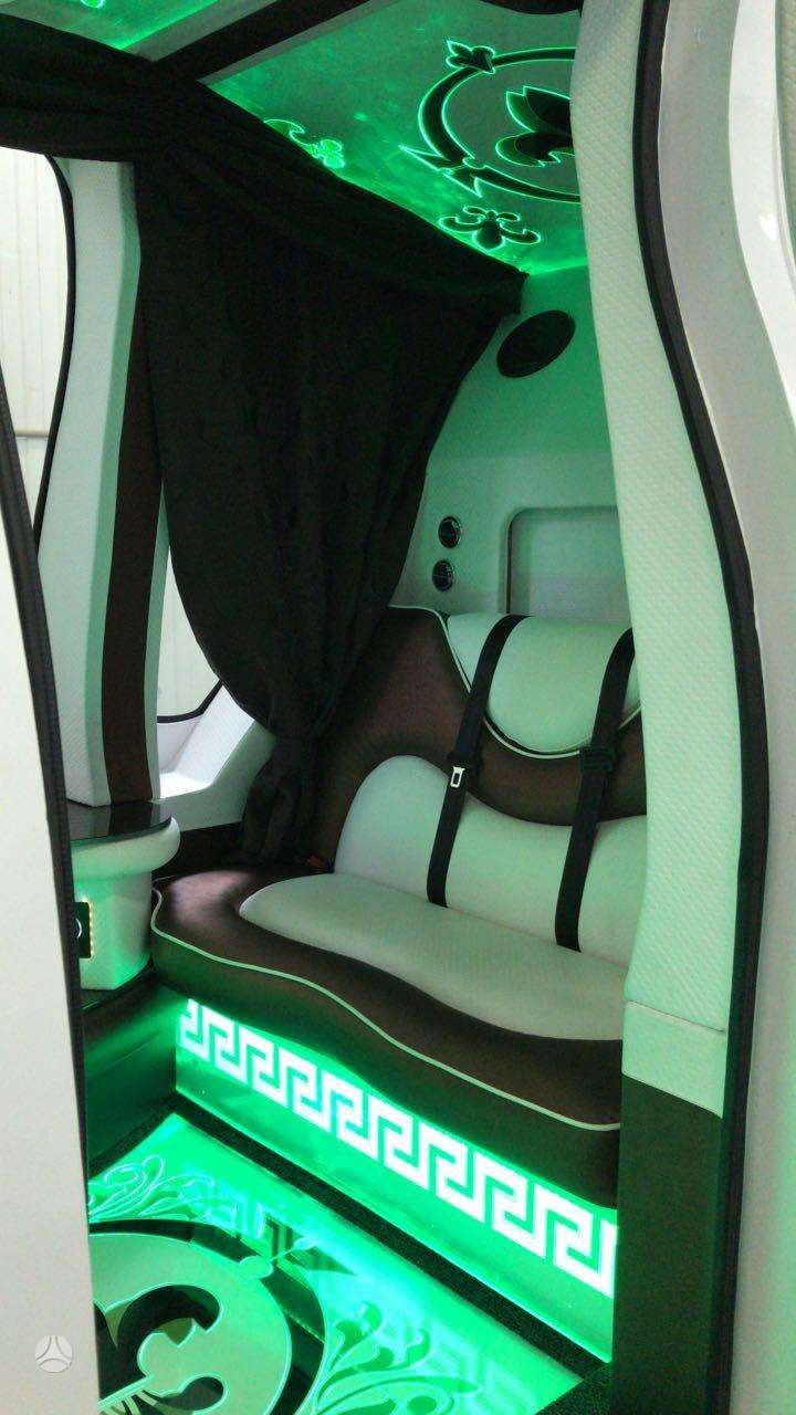 chrysler pt cruiser stage coach 5 $36K Chrysler PT Cruiser ‘Stagecoach’ Would Be Nice For… Dunno, The Pope?