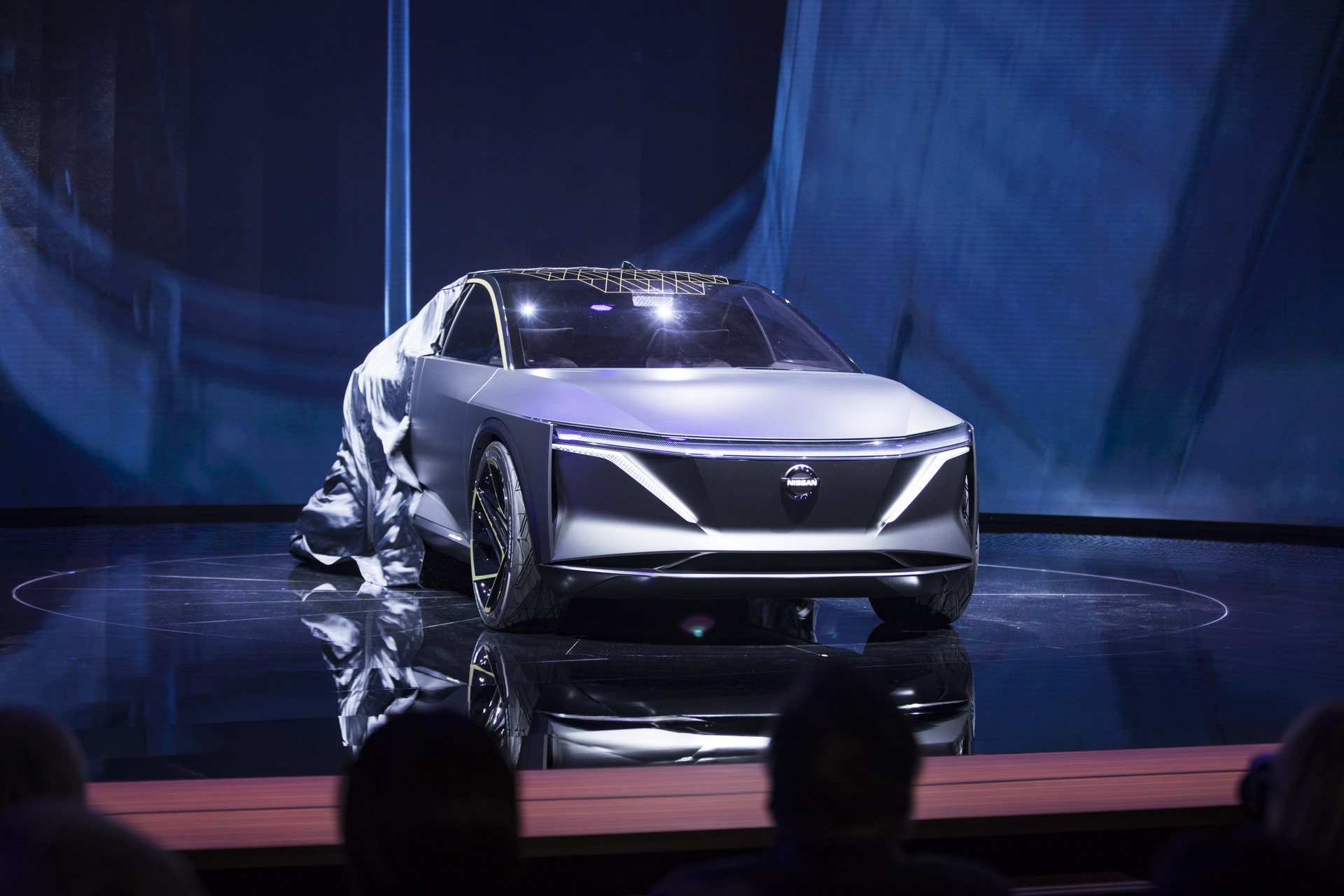 Nissan IMs Concept 11 Nissan IMs Concept Re-Imagines Sedan As An Electric Crossover To Save It From Extinction