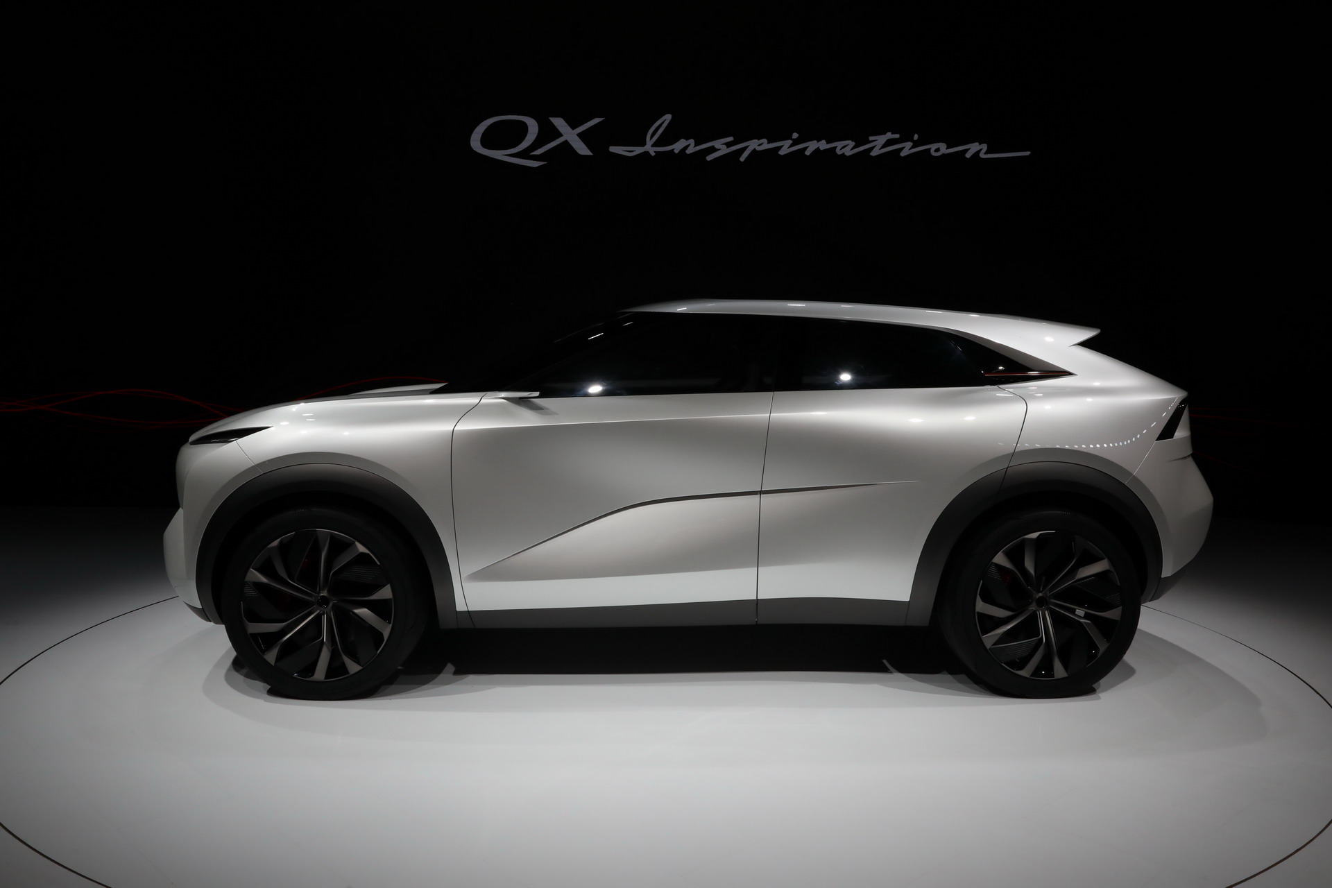 Infiniti QX Inspiration 8 Infiniti QX Inspiration Concept Broke Down In Detroit, Got Covered By The Tarp Of Shame