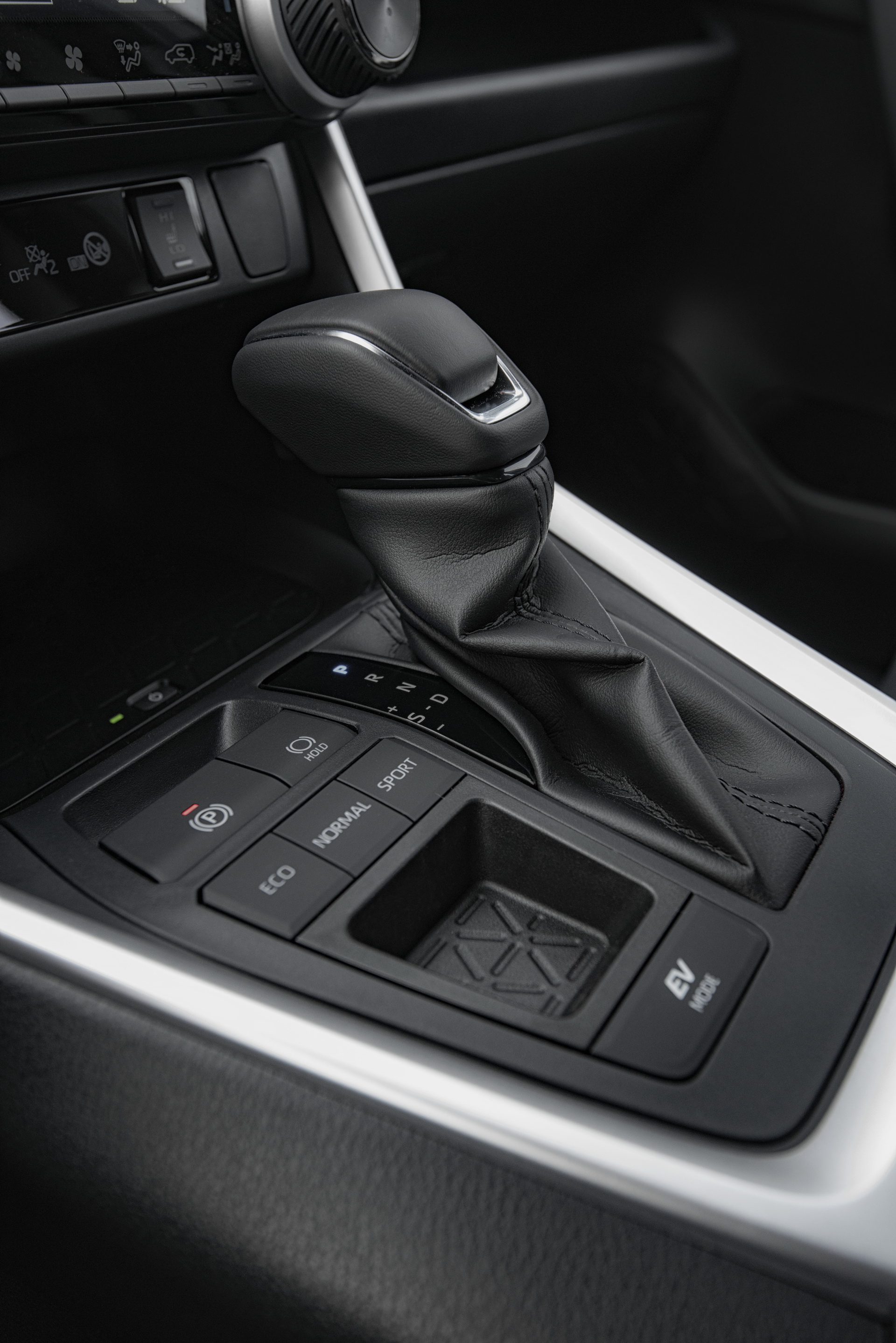 2019-Toyota-RAV4-Hybrid-64 Toyota Details Euro-Spec 2019 RAV4 Hybrid In Massive New Gallery