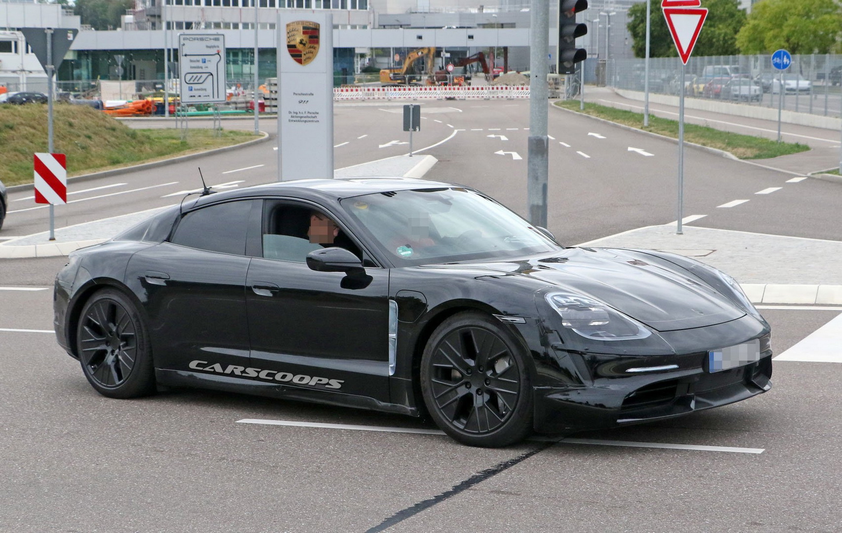 porsche taycan 1 Porsche Taycan Looks Electrifying In New Official Sketches