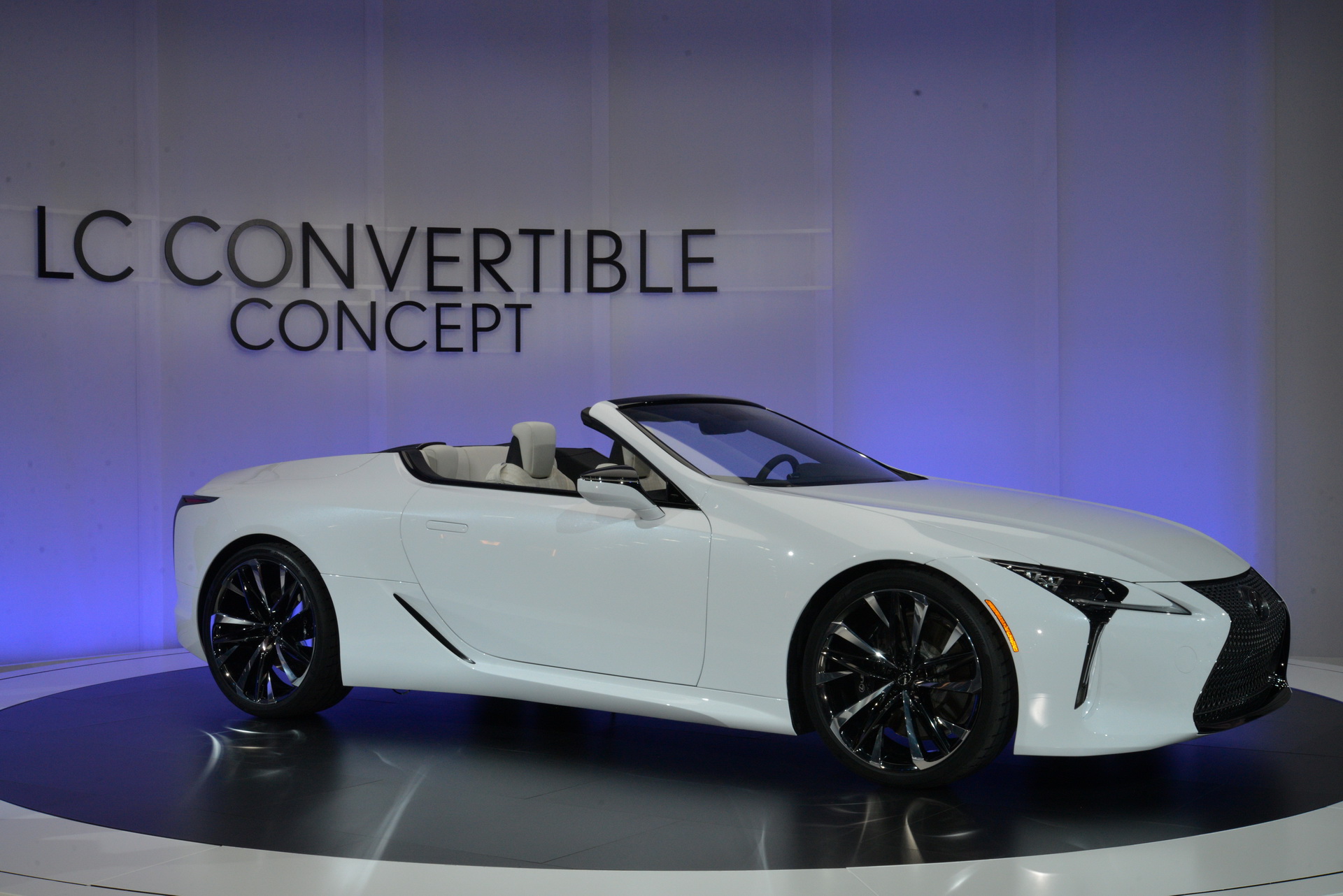 lexus lc convertible concept naias livepics 2 Lexus LC Convertible: A Sexy Soft Top That’s A Concept In Name Only