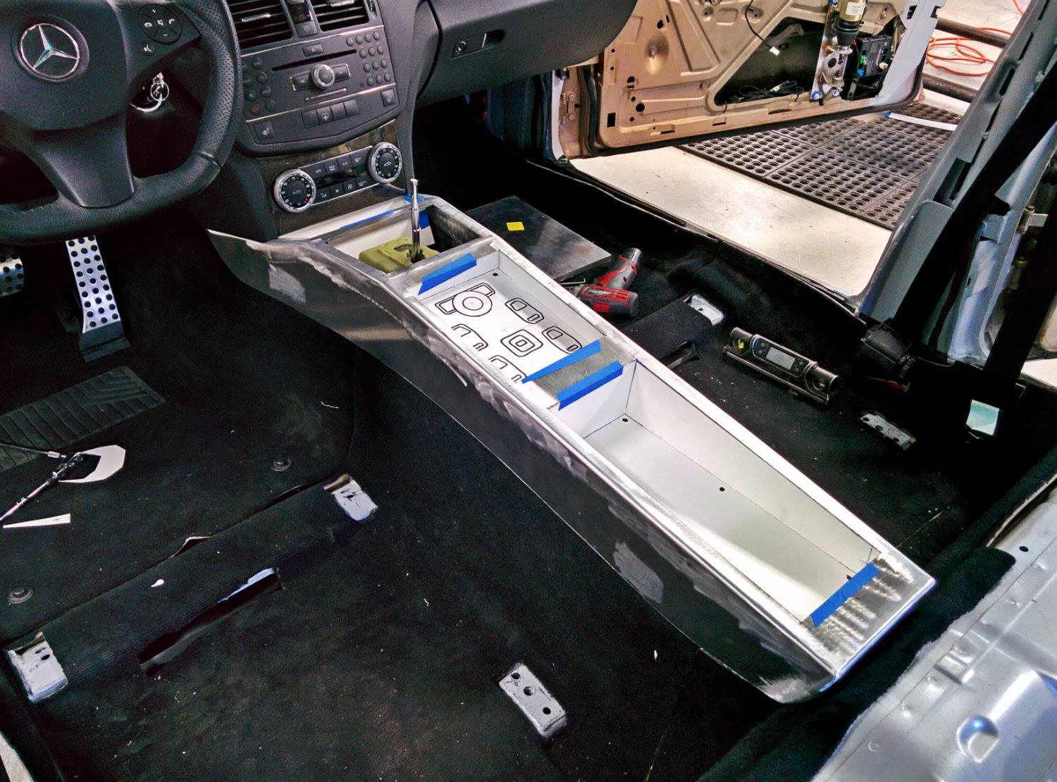 mercedes 190e c63 amg conversion 121 Tuner Transplants Classic Mercedes 190E 2.5 16 EVO Body On A Modern C63 AMG