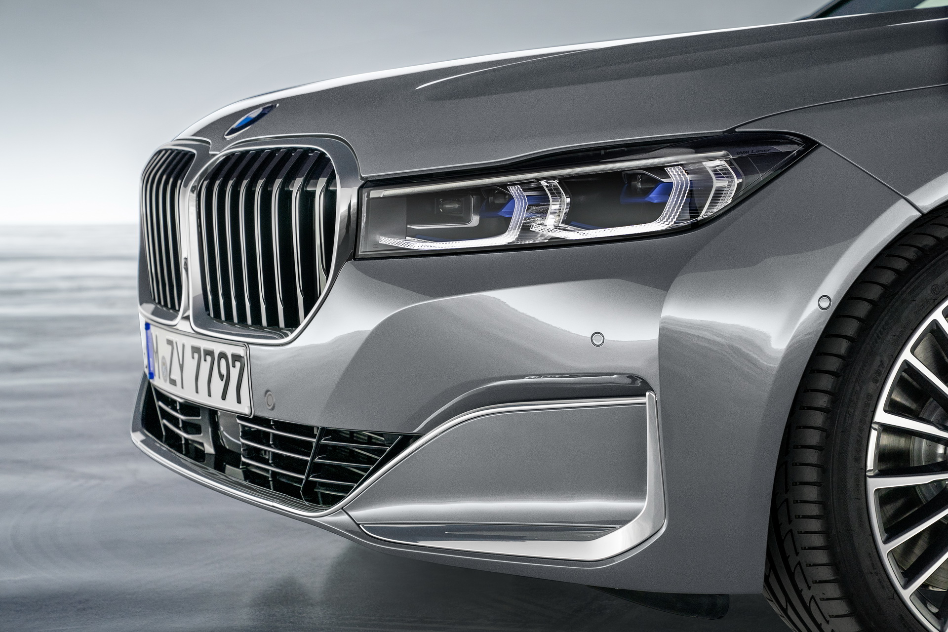 2019-BMW-7-Series-70 2020 BMW 7-Series Flagship Sedan Goes Official With Bold Update