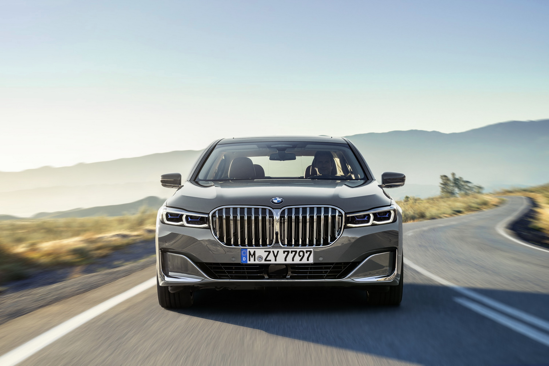 2019-BMW-7-Series-38 2020 BMW 7-Series Flagship Sedan Goes Official With Bold Update