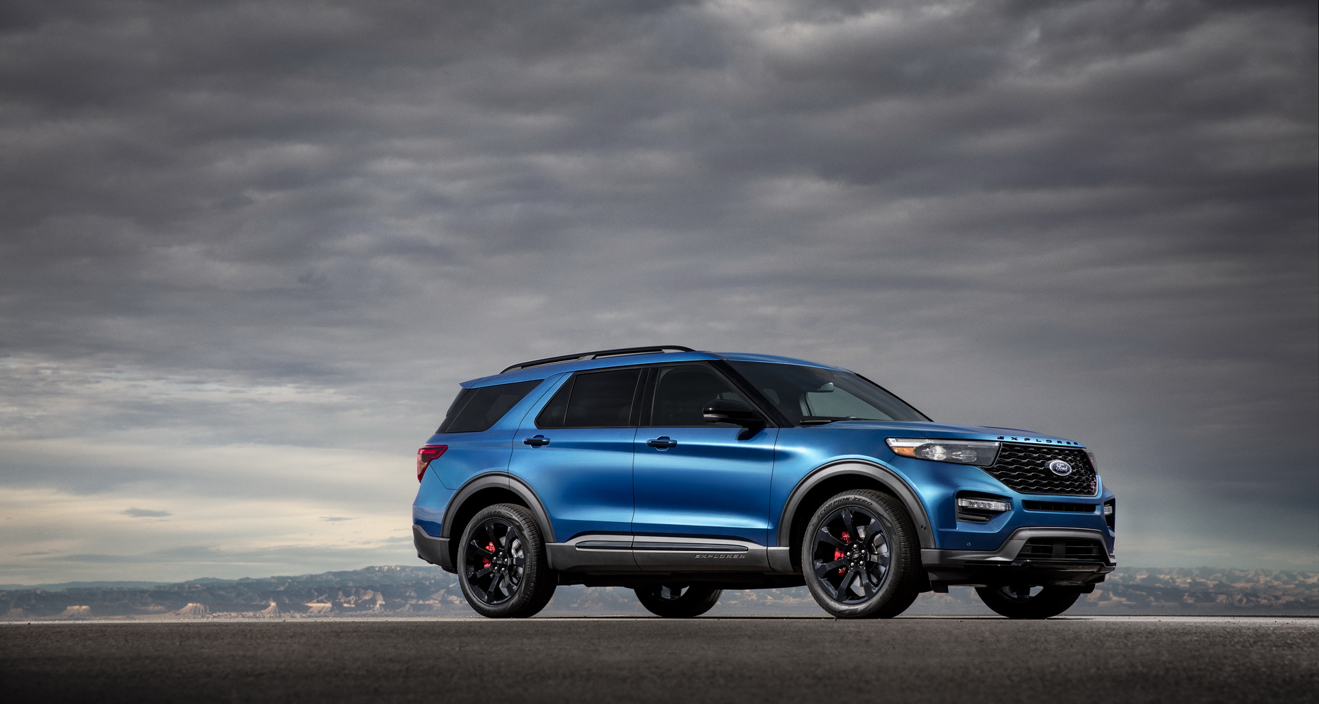 2020 ford explorer st unveiled 8 2020 Ford Explorer ST Packs 400 HP And Looks The Part