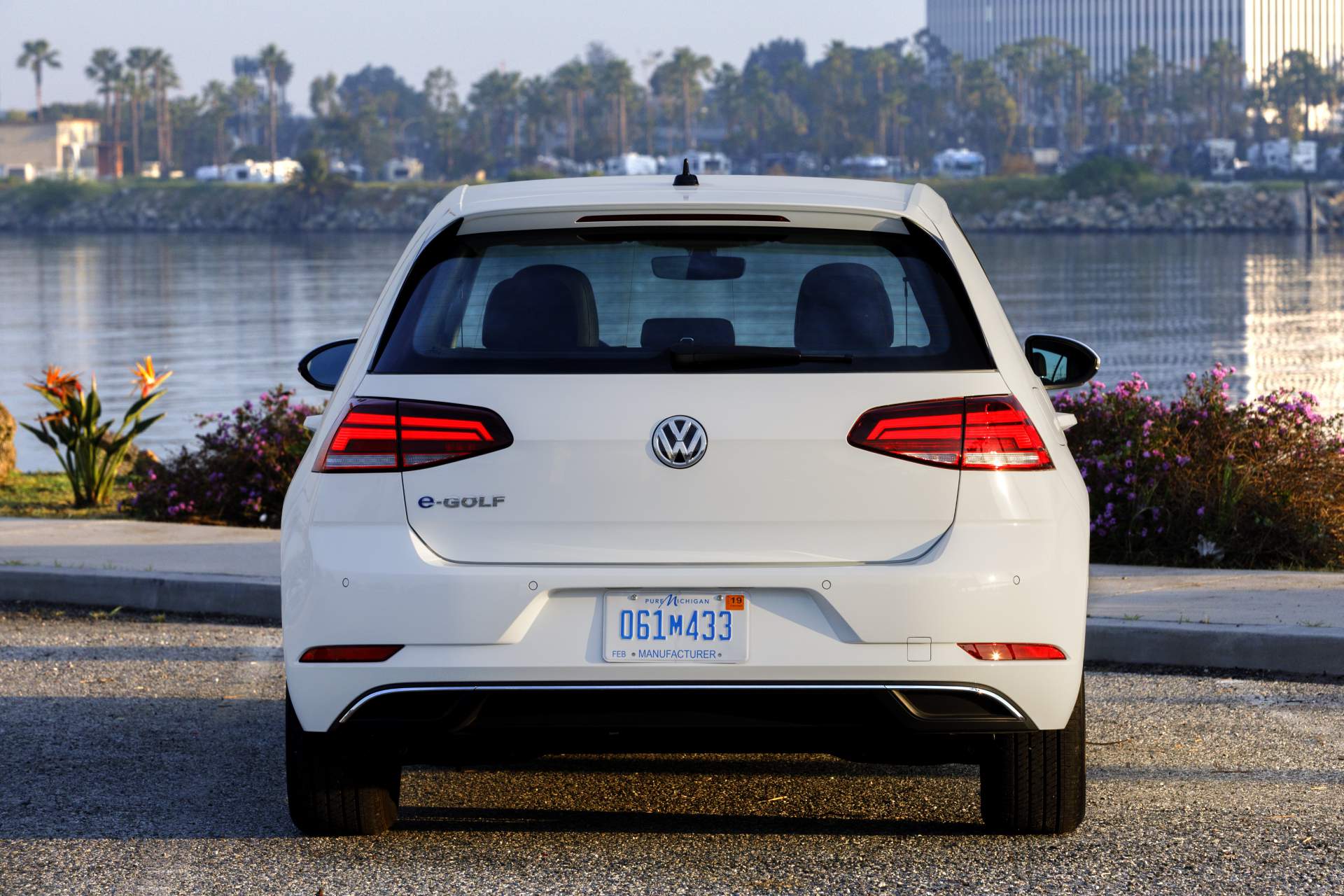 2019 VW e-Golf 8 2019 VW e-Golf Up To $1,550 More Expensive, Starts At $32,790