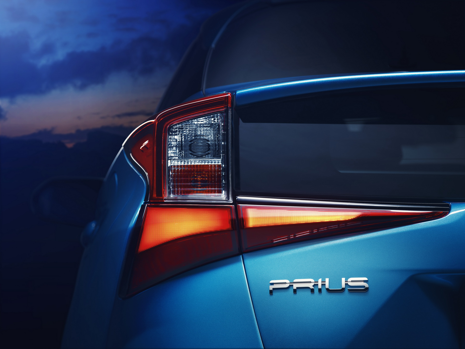 2019-Toyota-Prius-4 New 2019 Toyota Prius AWD-i Arrives In Europe With Refreshed Style, Extra Grip
