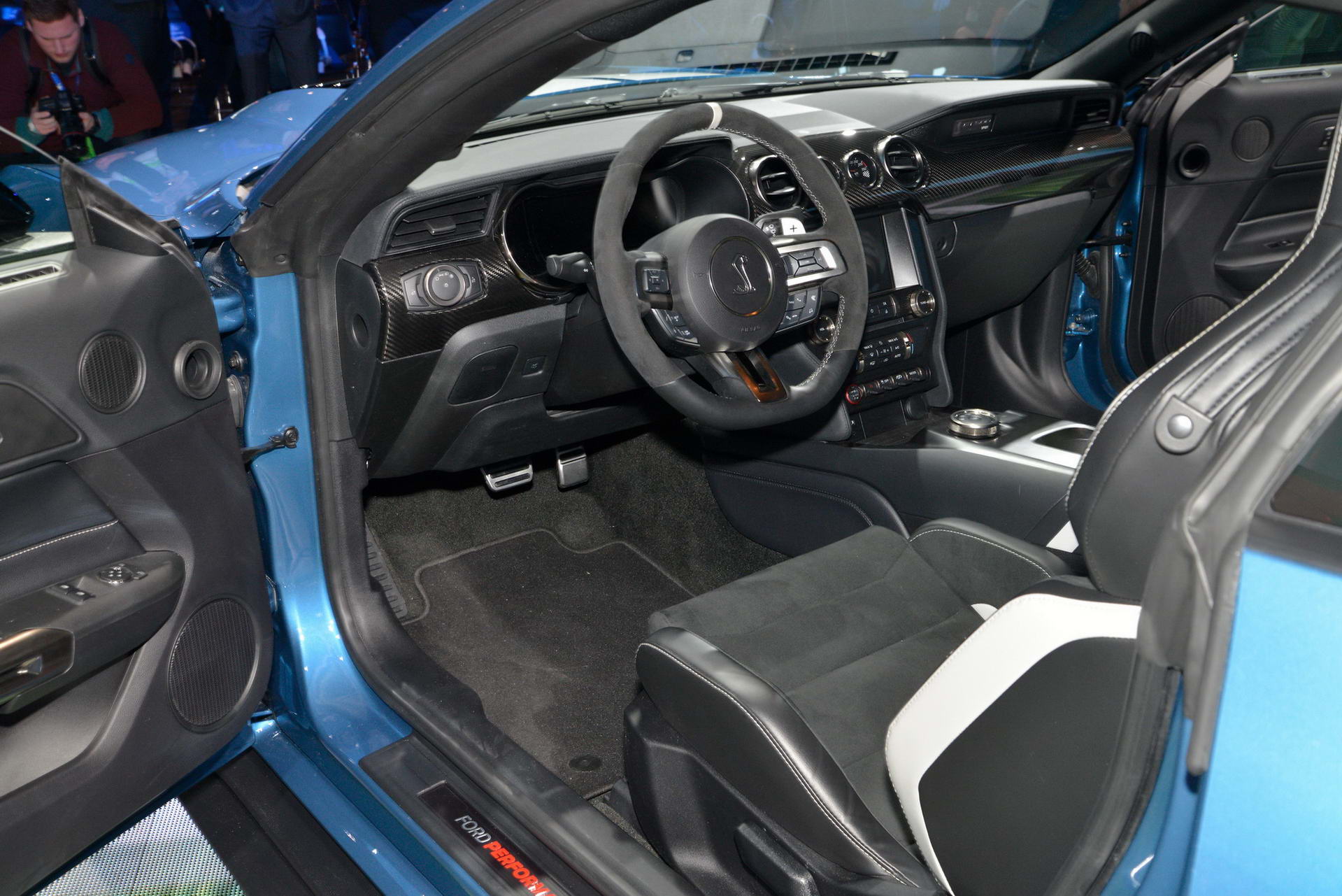 FORD-MUSTANG-SHELBY-GT500-8 Ford Could Build A Manual 2020 Mustang Shelby GT500, If Enough Of You Ask For It