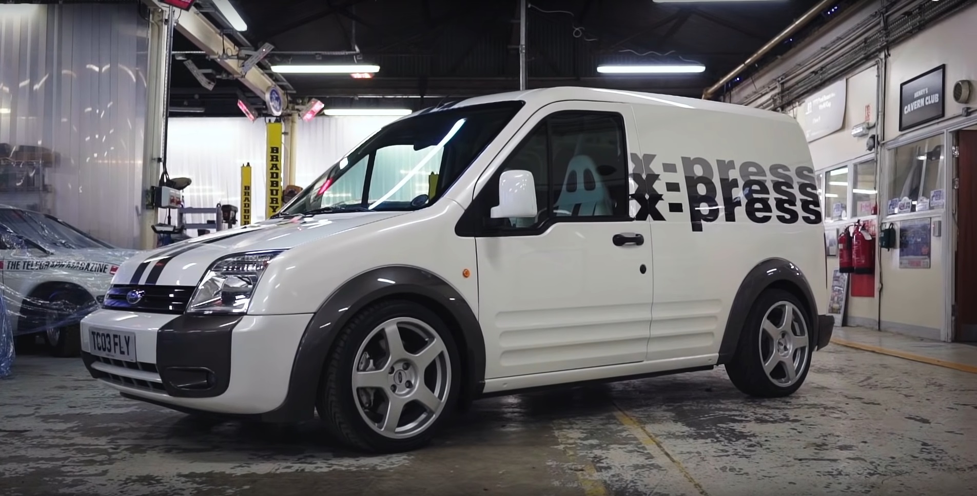 ford transit connect focus rs engine 1 Focus RS-Powered Ford Transit Is Our Kind Of Van