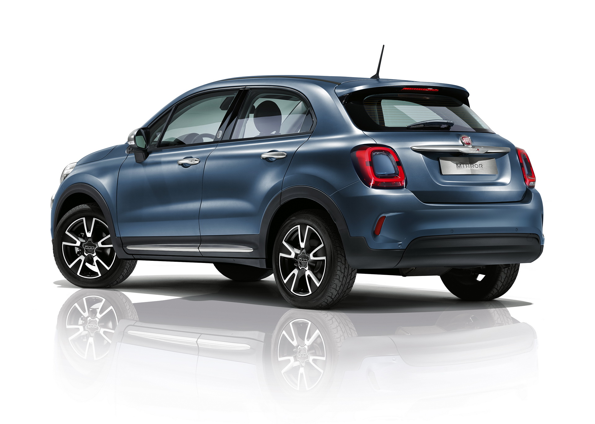 Fiat_500X-Mirror_05 Fiat’s 2019 500X and 500L Cross Gain Special Mirror Edition