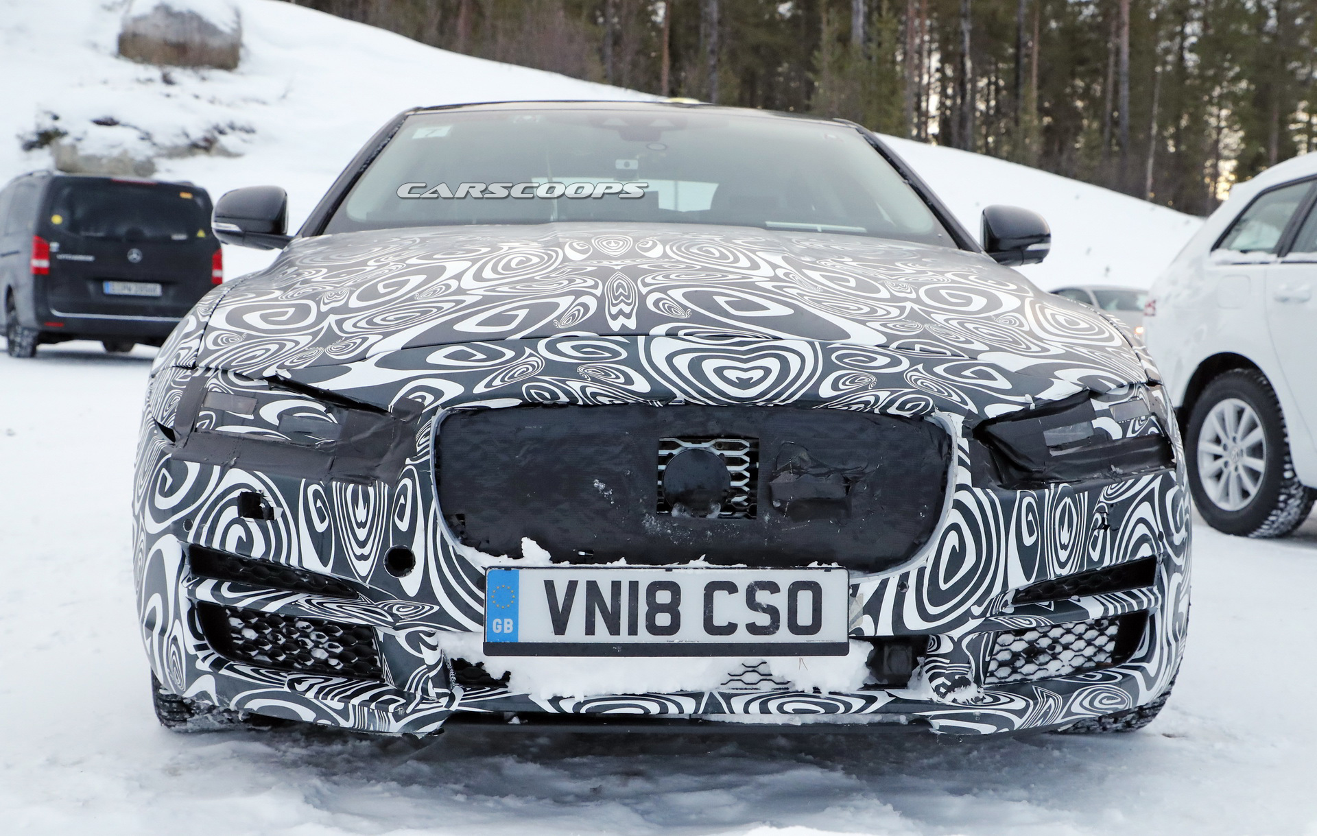 2020 jaguar xe facelift spy interior 8 2019 Jaguar XE Ditching Rotary Dial For Traditional Shifter