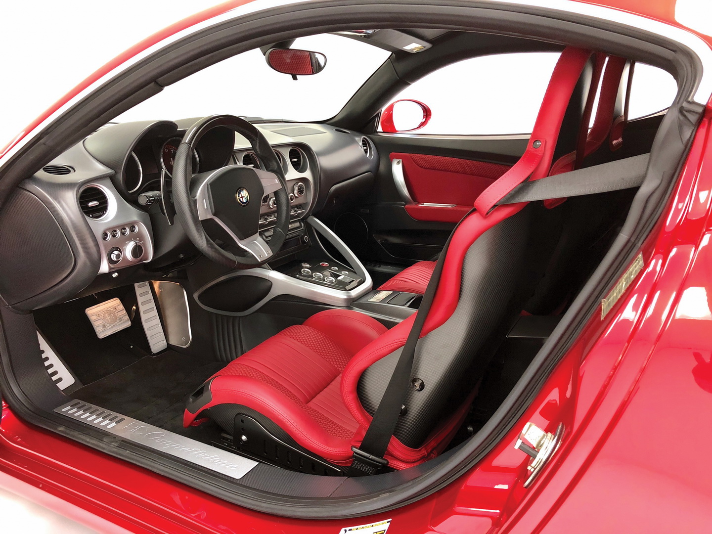 alfa romeo 8c competizione 7 Dashing Alfa Romeo 8C Competizione Is Love At First Sight