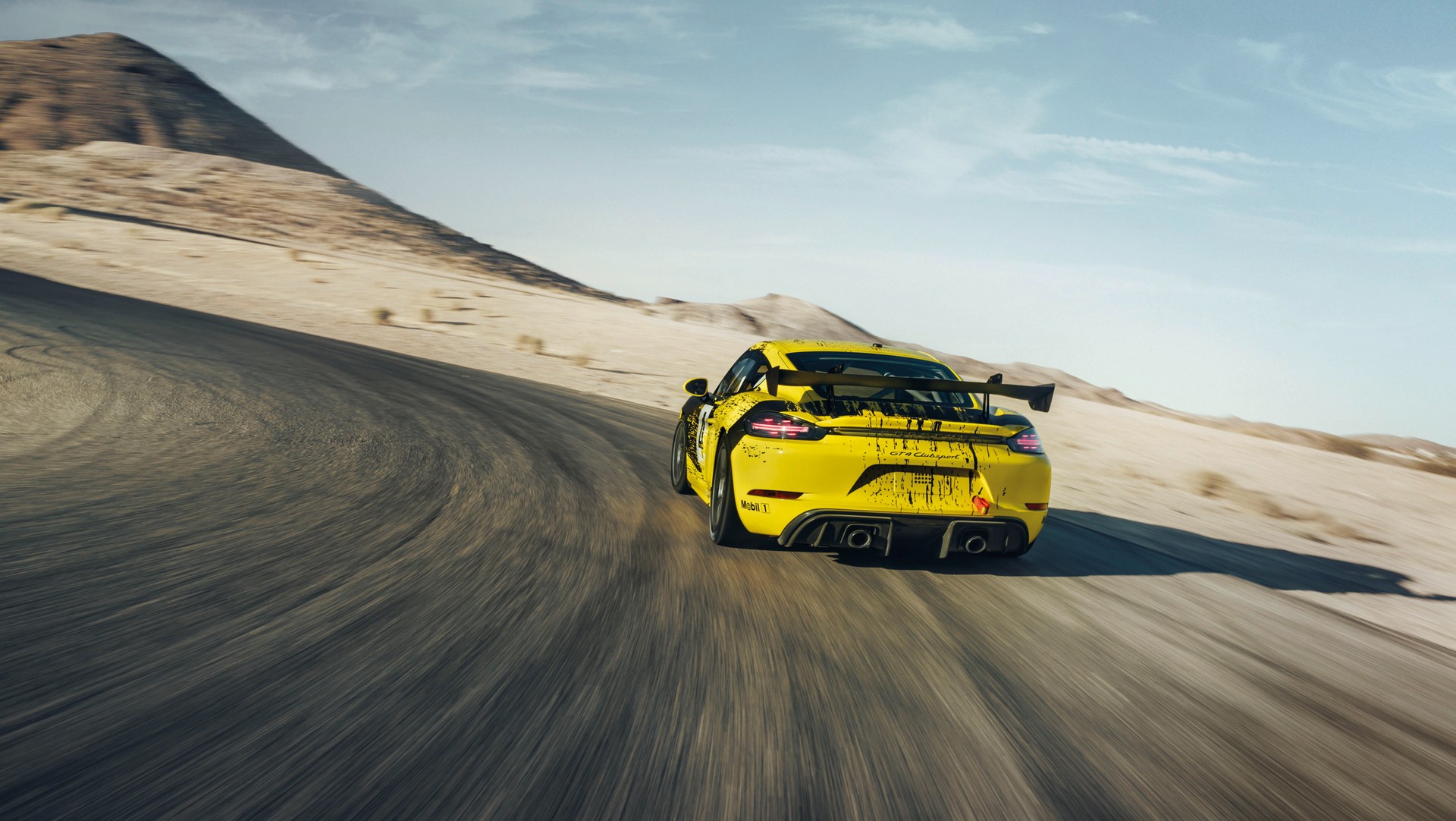 Porsche 718 Cayman GT4 Clubsport-10 Porsche 718 Cayman GT4 Clubsport Debuts With More Power, Natural Fiber Components