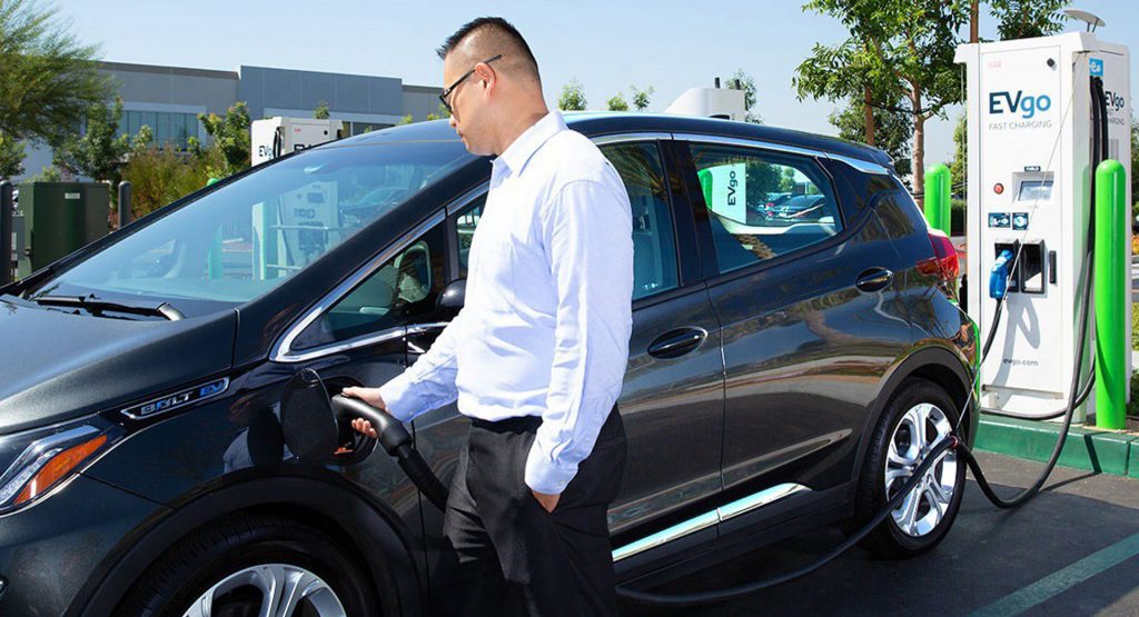  GM Partners With Three Companies To Create Largest EV Charging Network In US