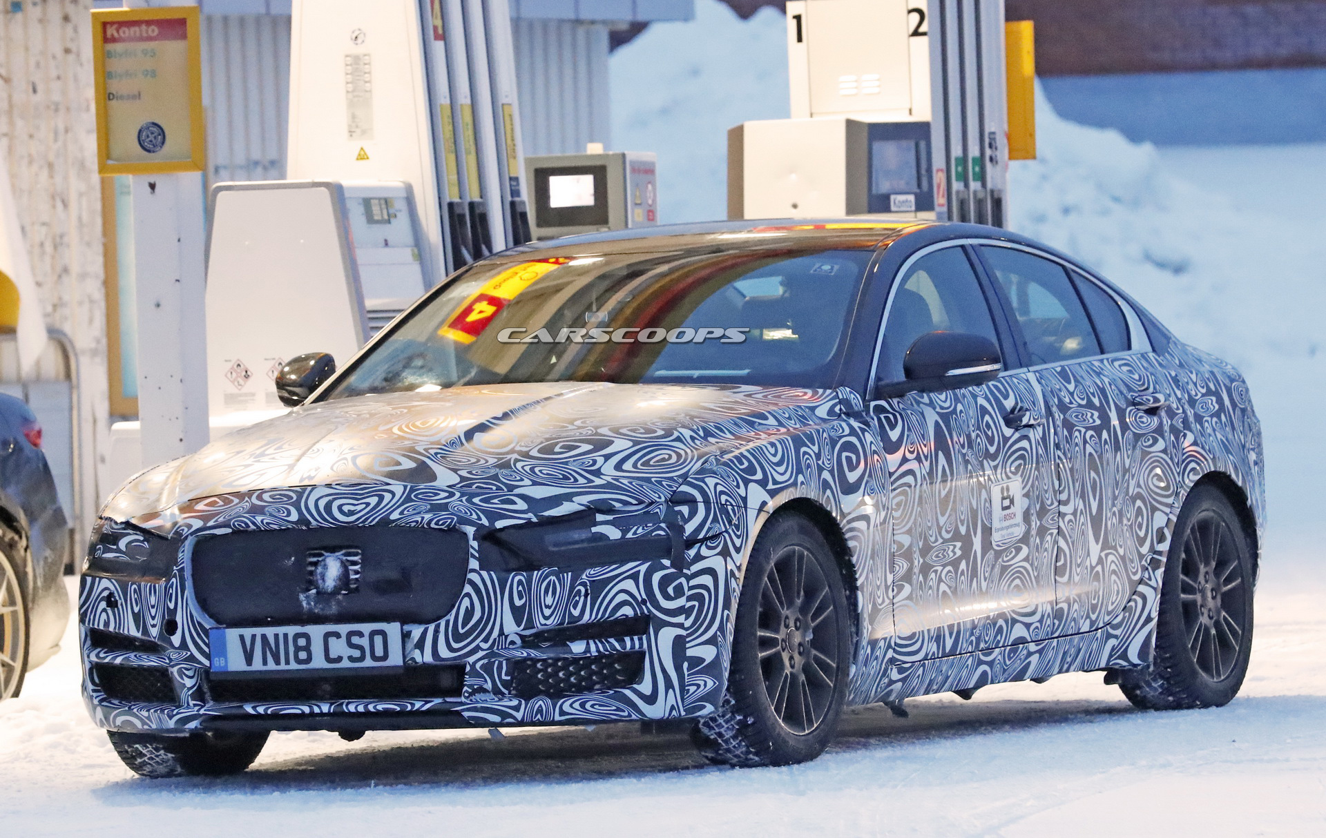 2020 jaguar xe facelift spy interior 15 2019 Jaguar XE Ditching Rotary Dial For Traditional Shifter