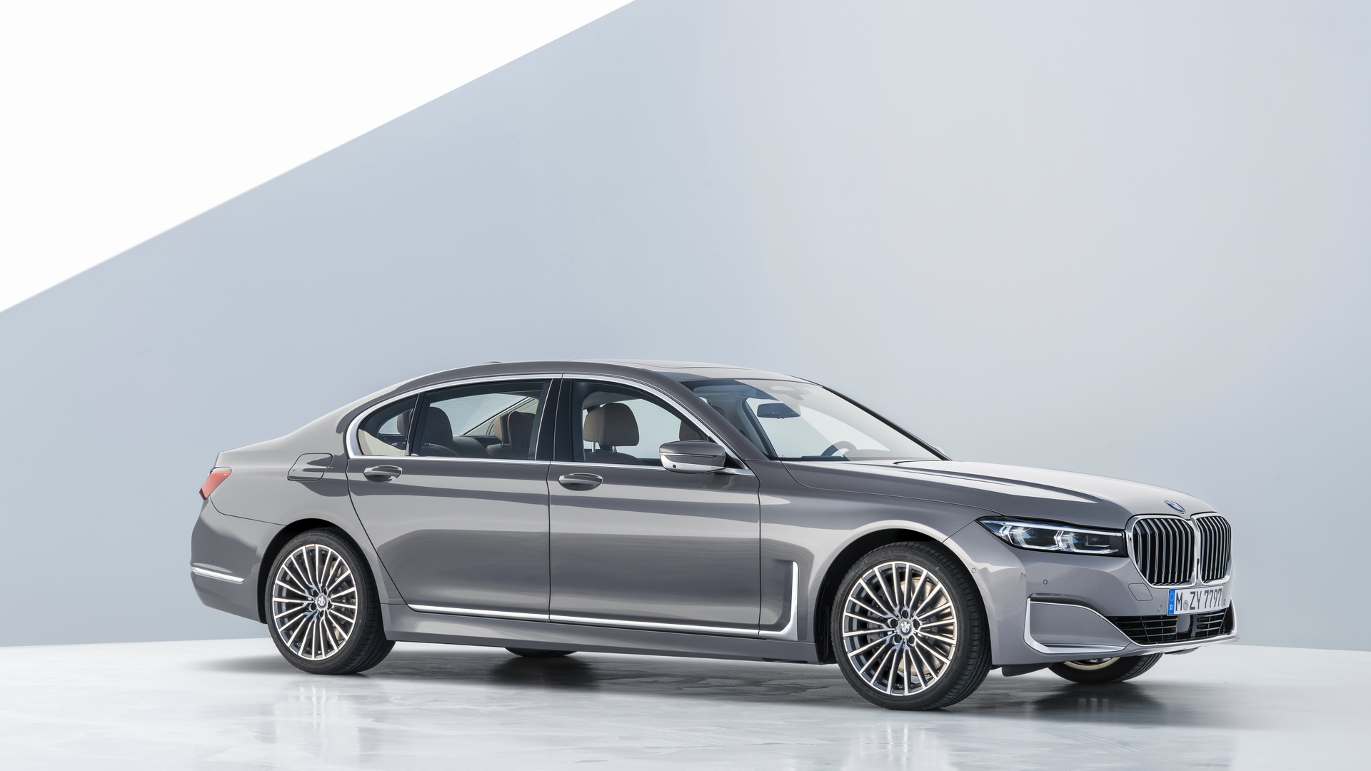 2019-BMW-7-Series-75 Is BMW Planning To Launch An i7 Electric Alternative To The 7-Series?