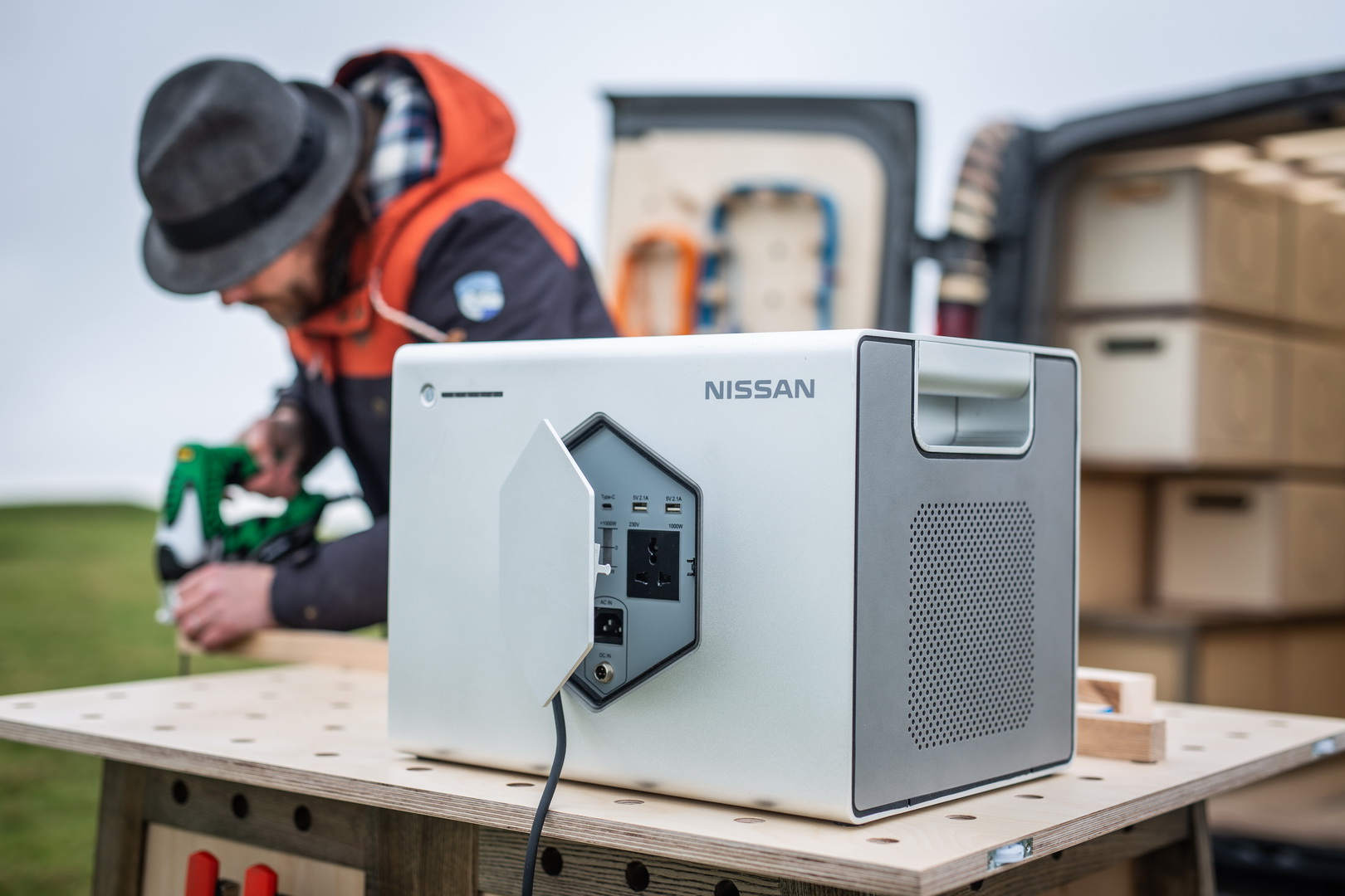 2019 nissan nv300 concept 13 Nissan NV300 Van Transformed Into A Mobile Workshop Concept