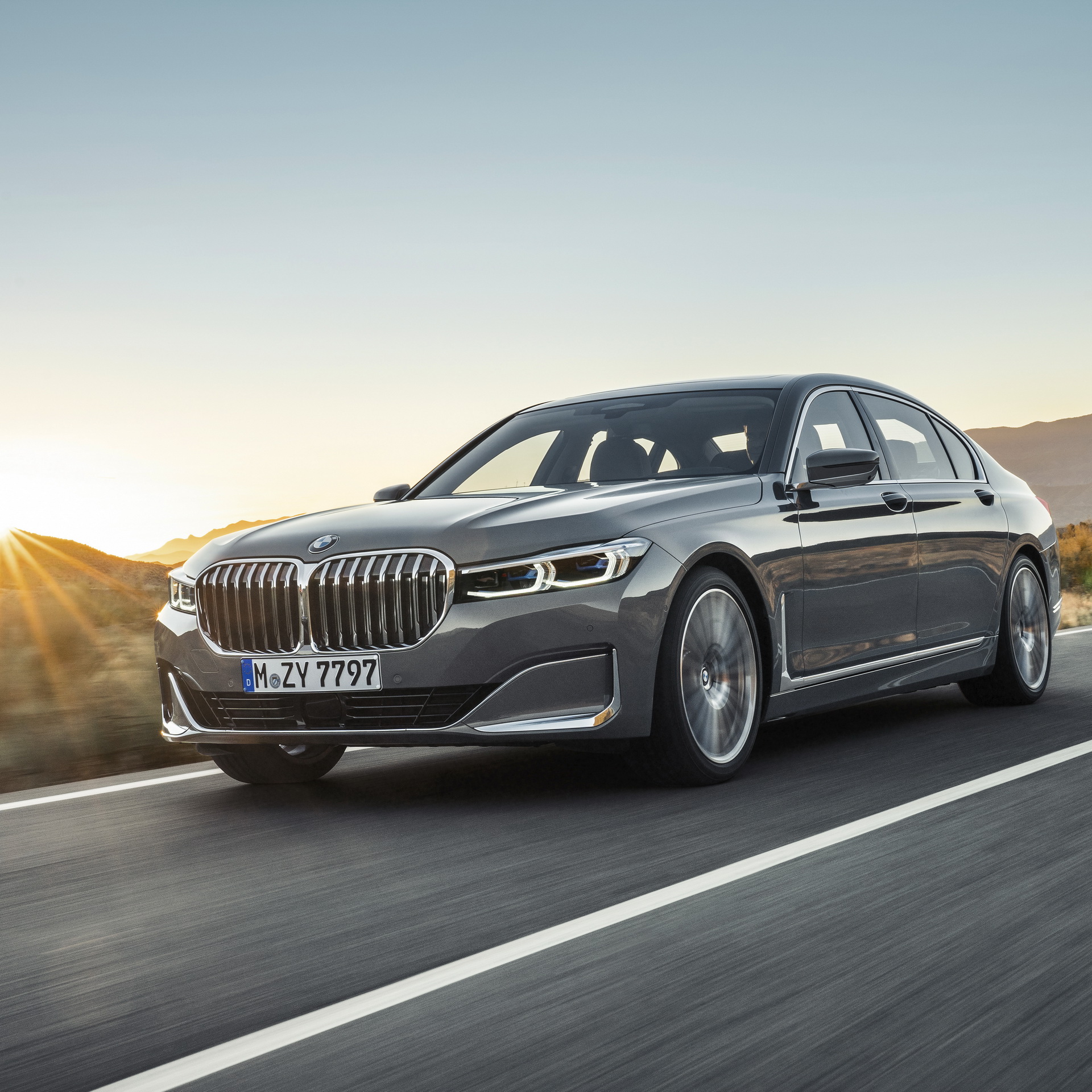 2019-BMW-7-Series-73 Is BMW Planning To Launch An i7 Electric Alternative To The 7-Series?