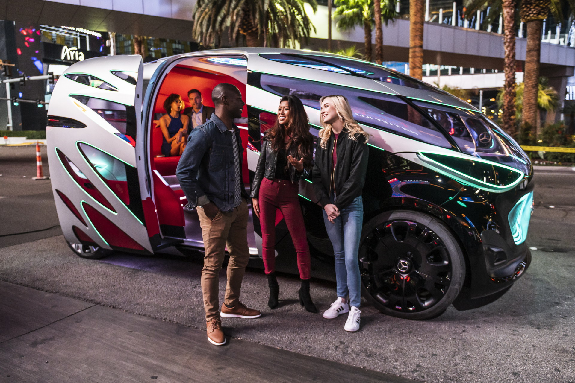 Mercedes Urbanite CES 29 Mercedes Maps Its Present (EQC) And Future (Urbanetic) At CES