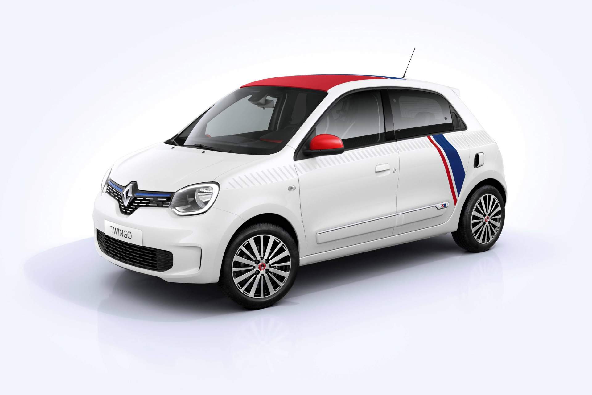 2019 - Nouvelle Renault TWINGO Série Limitée Le Coq Sportif 2019 Renault Twingo Puts On “Le Coq Sportif” Sportswear Attire
