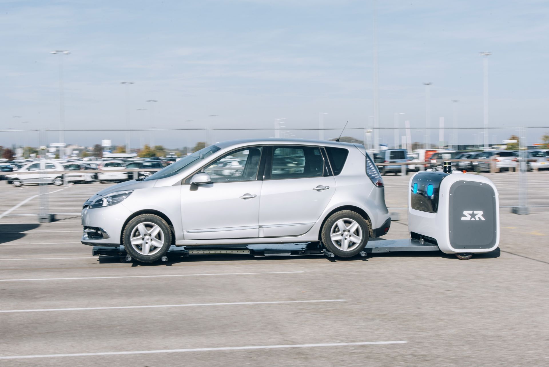 Robot-Valet-11 Robot Valets Will Park Your Car At London’s Gatwick Airport